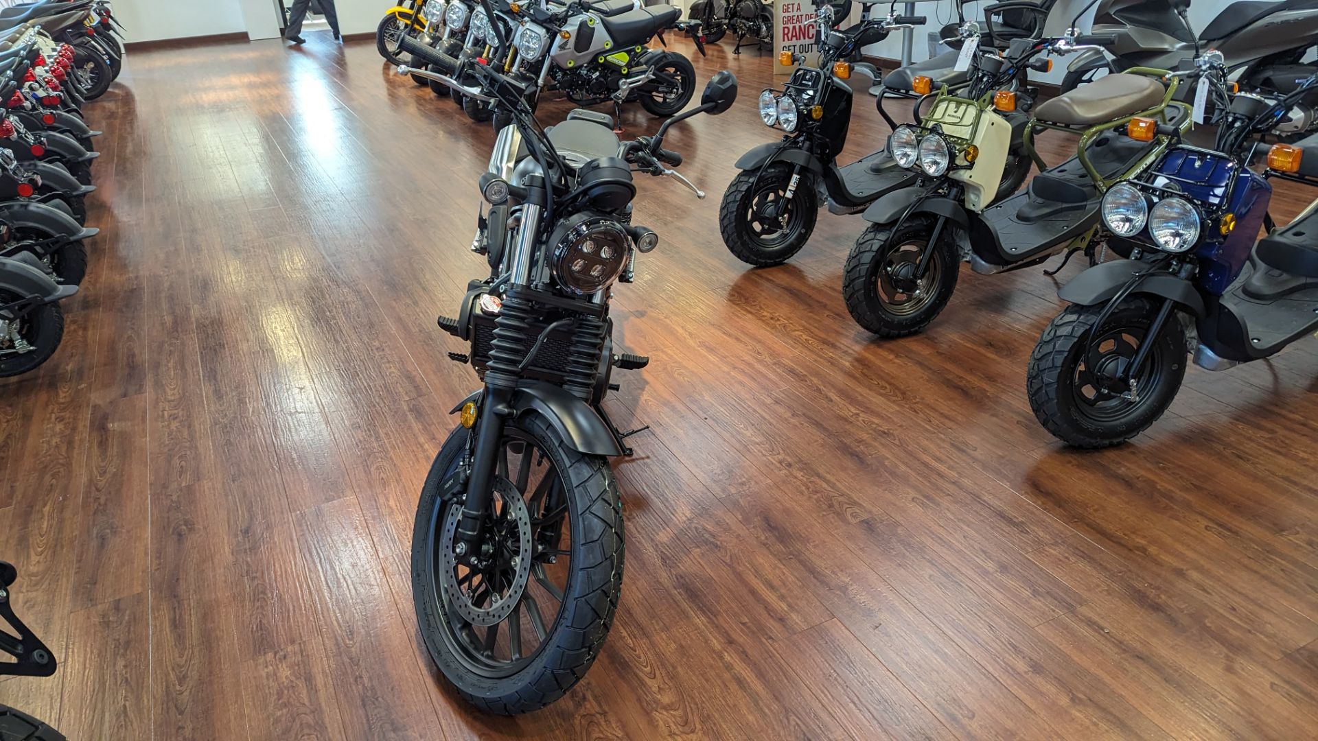 2025 Honda SCL500 8