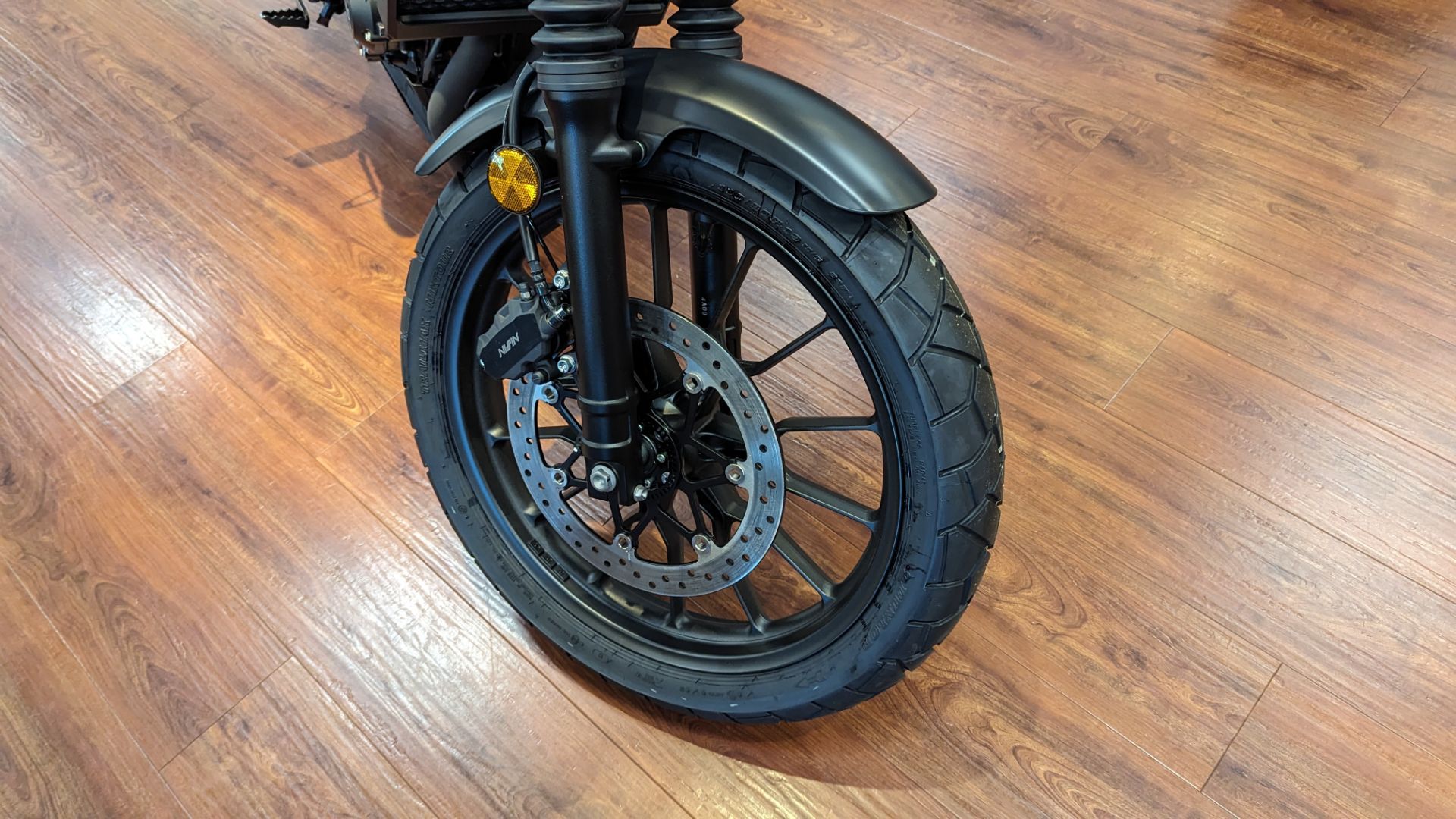 2025 Honda SCL500 10