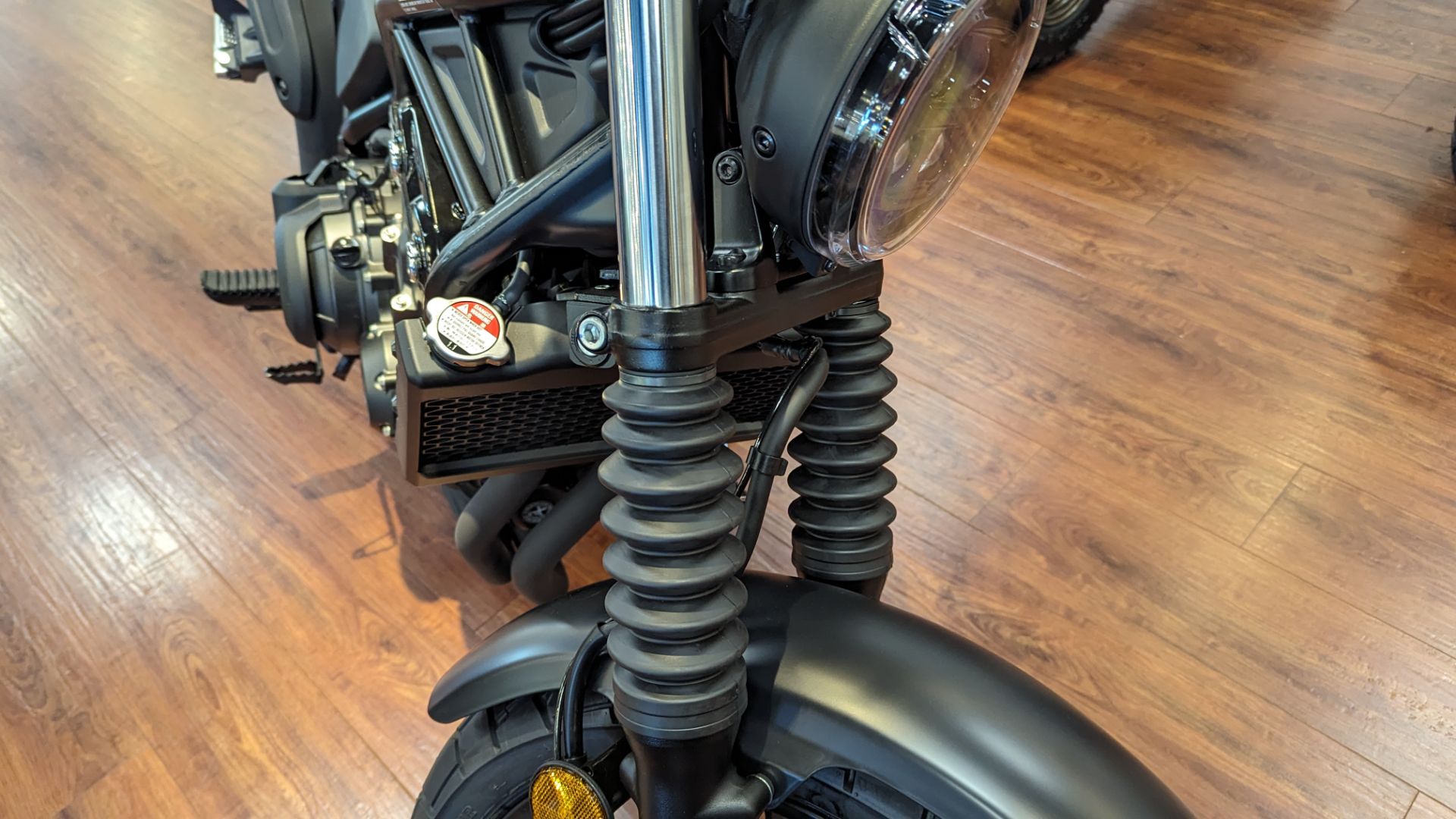 2025 Honda SCL500 11
