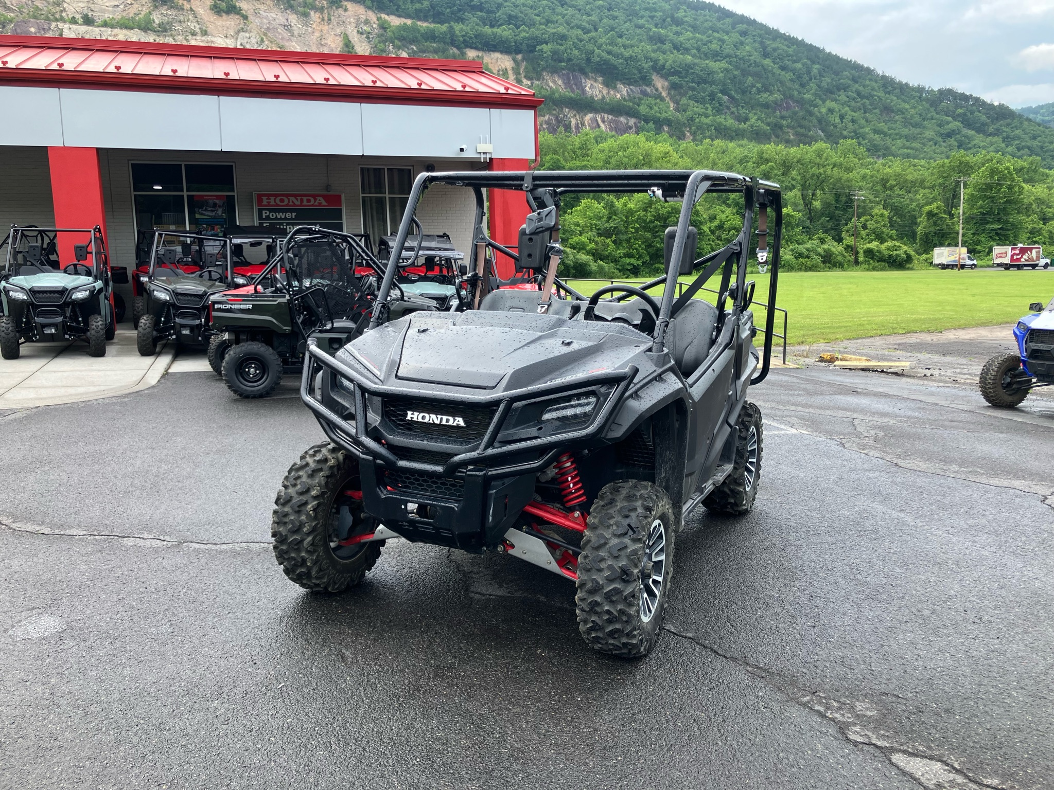 2017 Honda Pioneer 1000-5 LE for sale 1209310