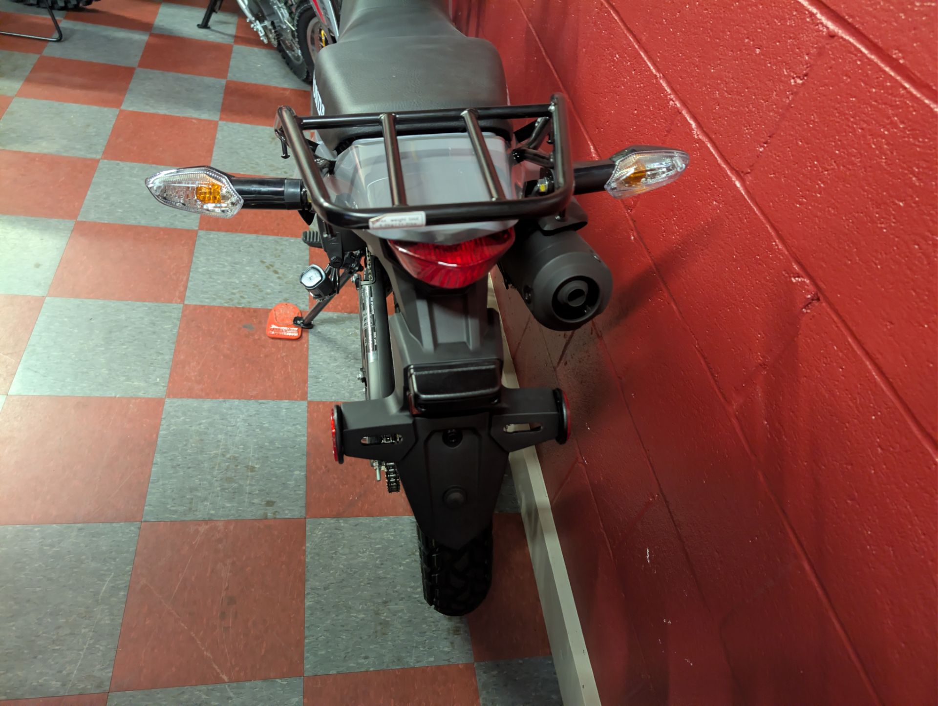 2025 Honda XR150L 3