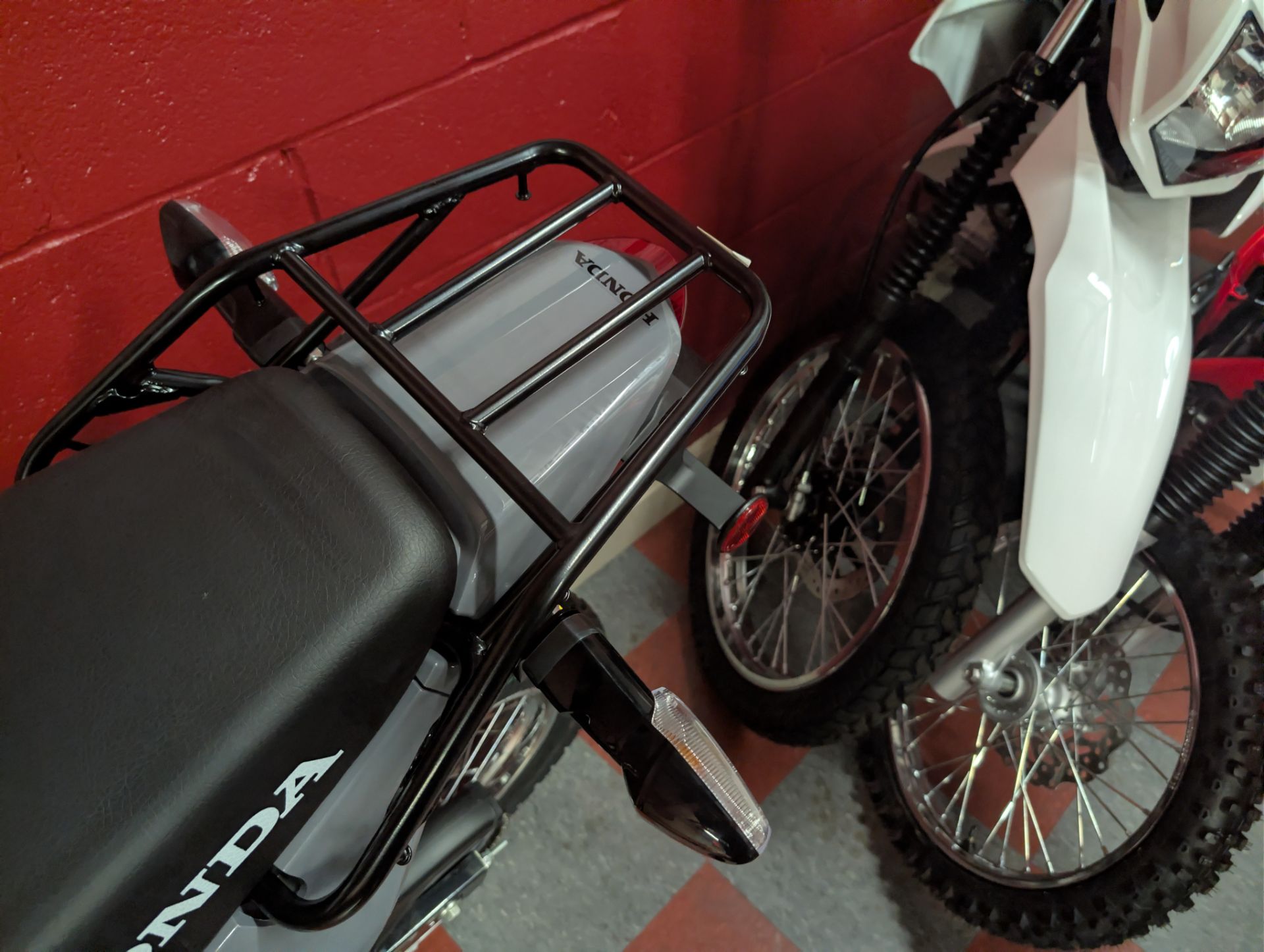 2025 Honda XR150L 4