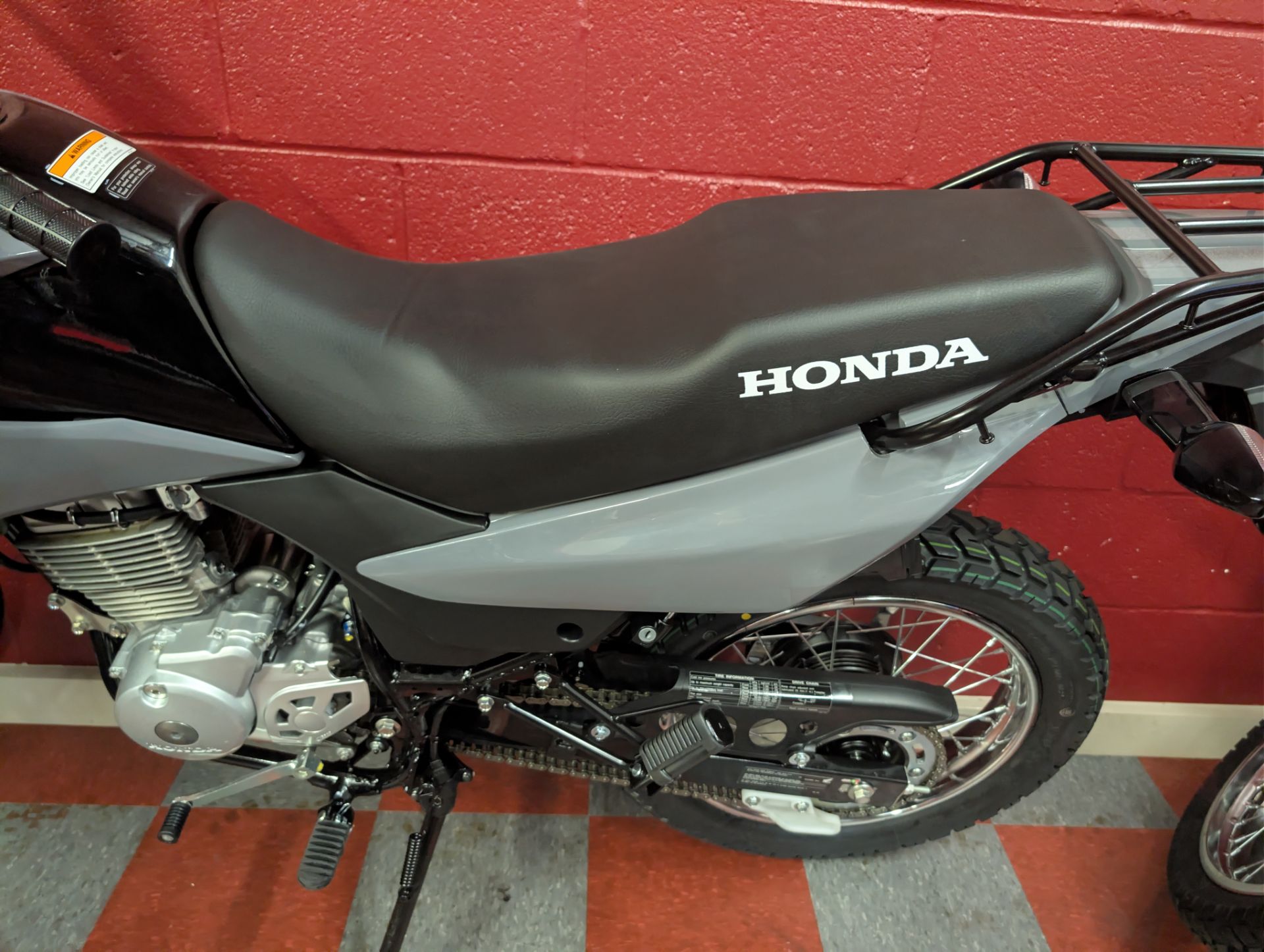 2025 Honda XR150L 5