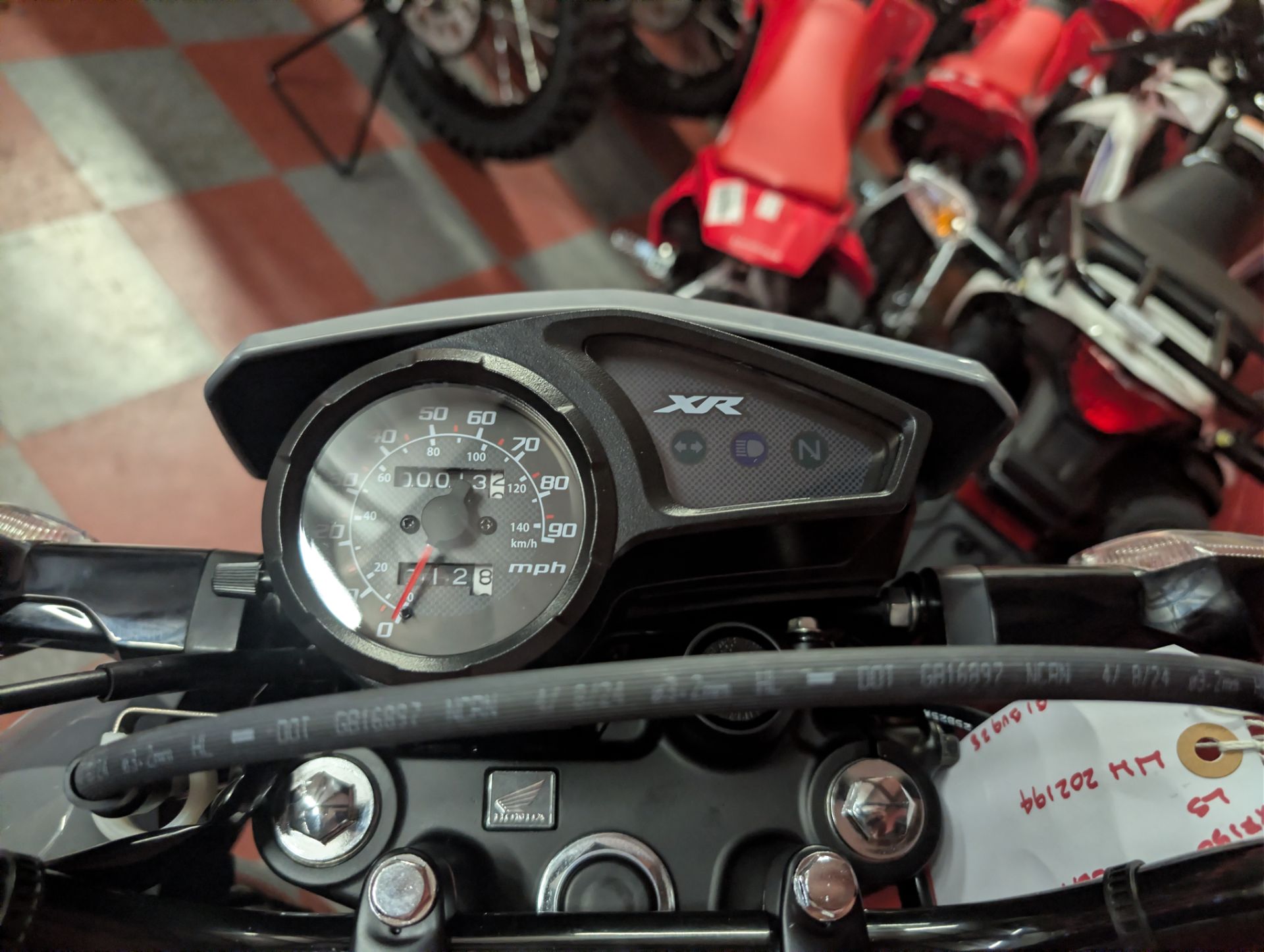 2025 Honda XR150L 8