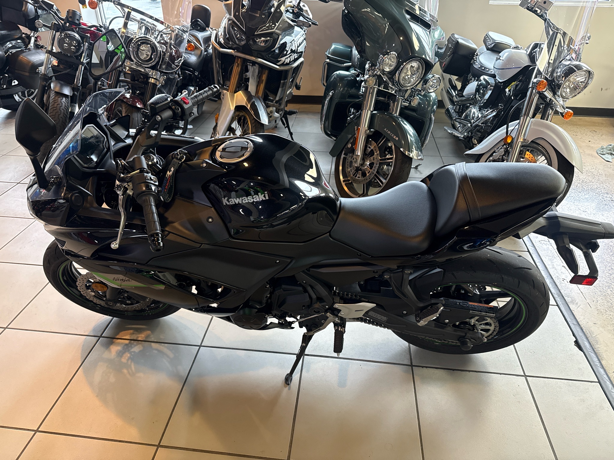 2025 Kawasaki Ninja® 650 3