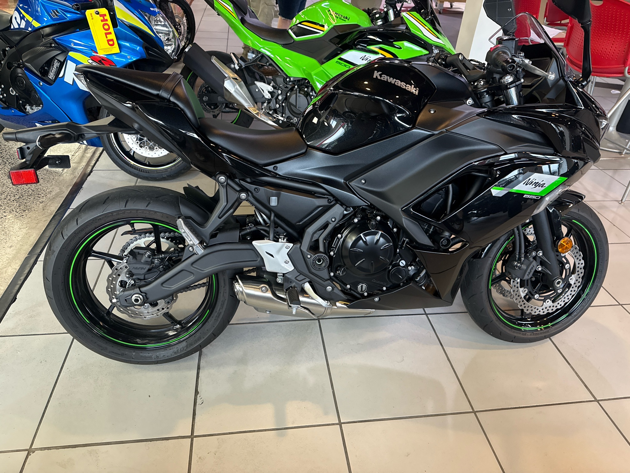 2025 Kawasaki Ninja® 650 7