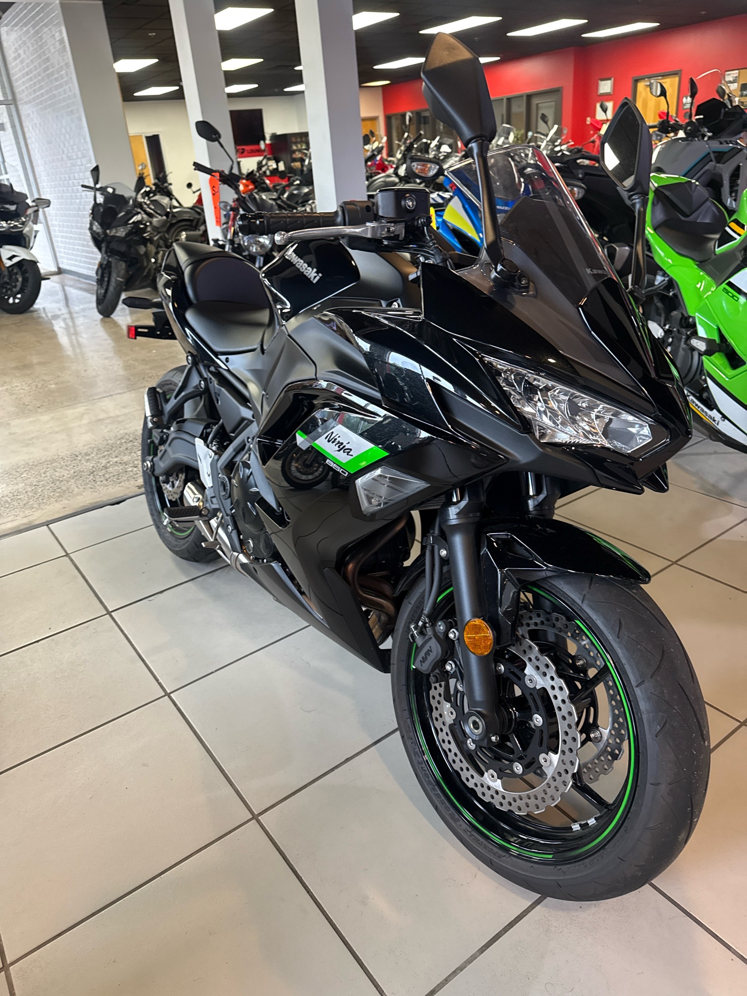 2025 Kawasaki Ninja® 650 8