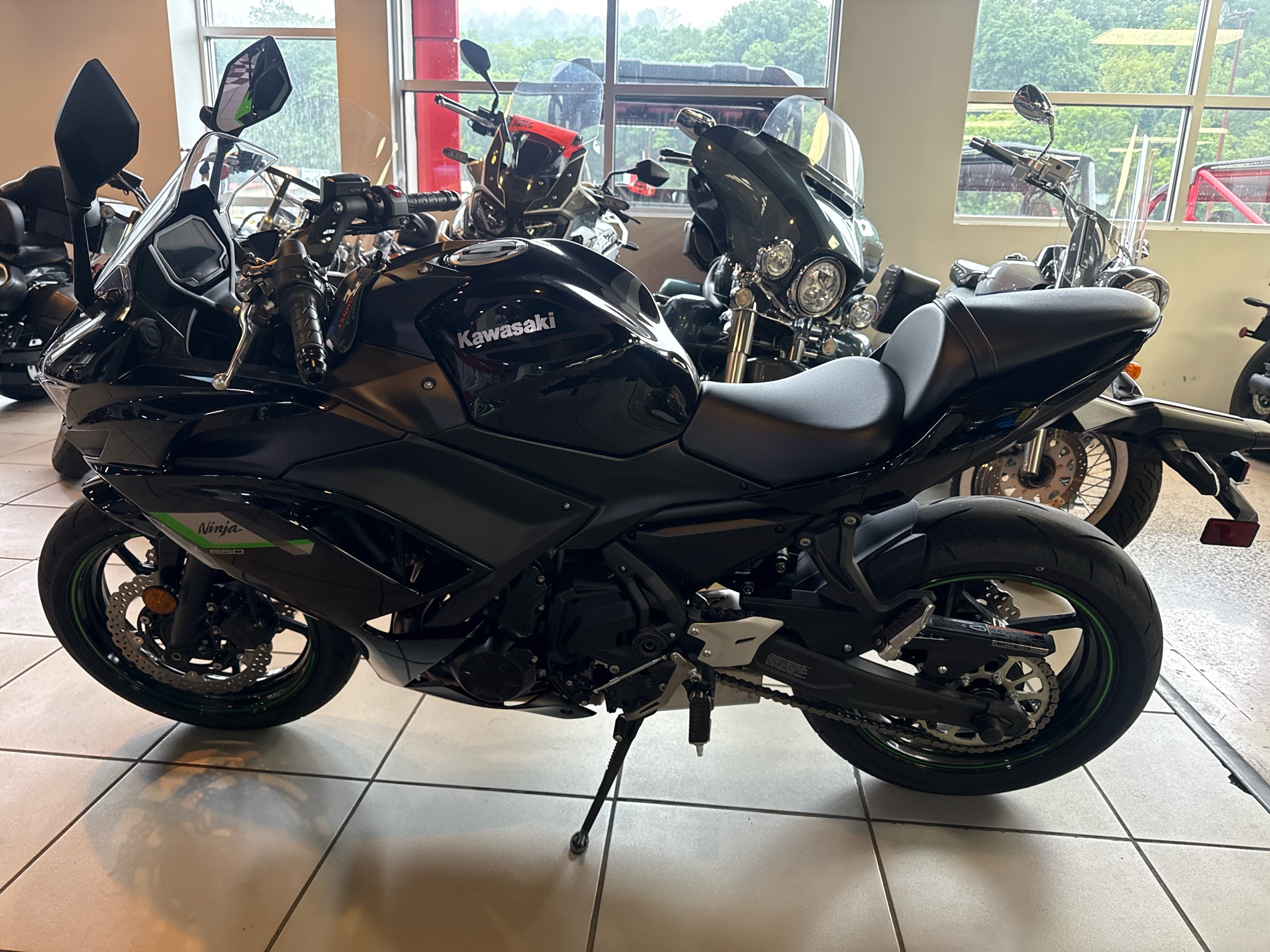 2025 Kawasaki Ninja® 650 3