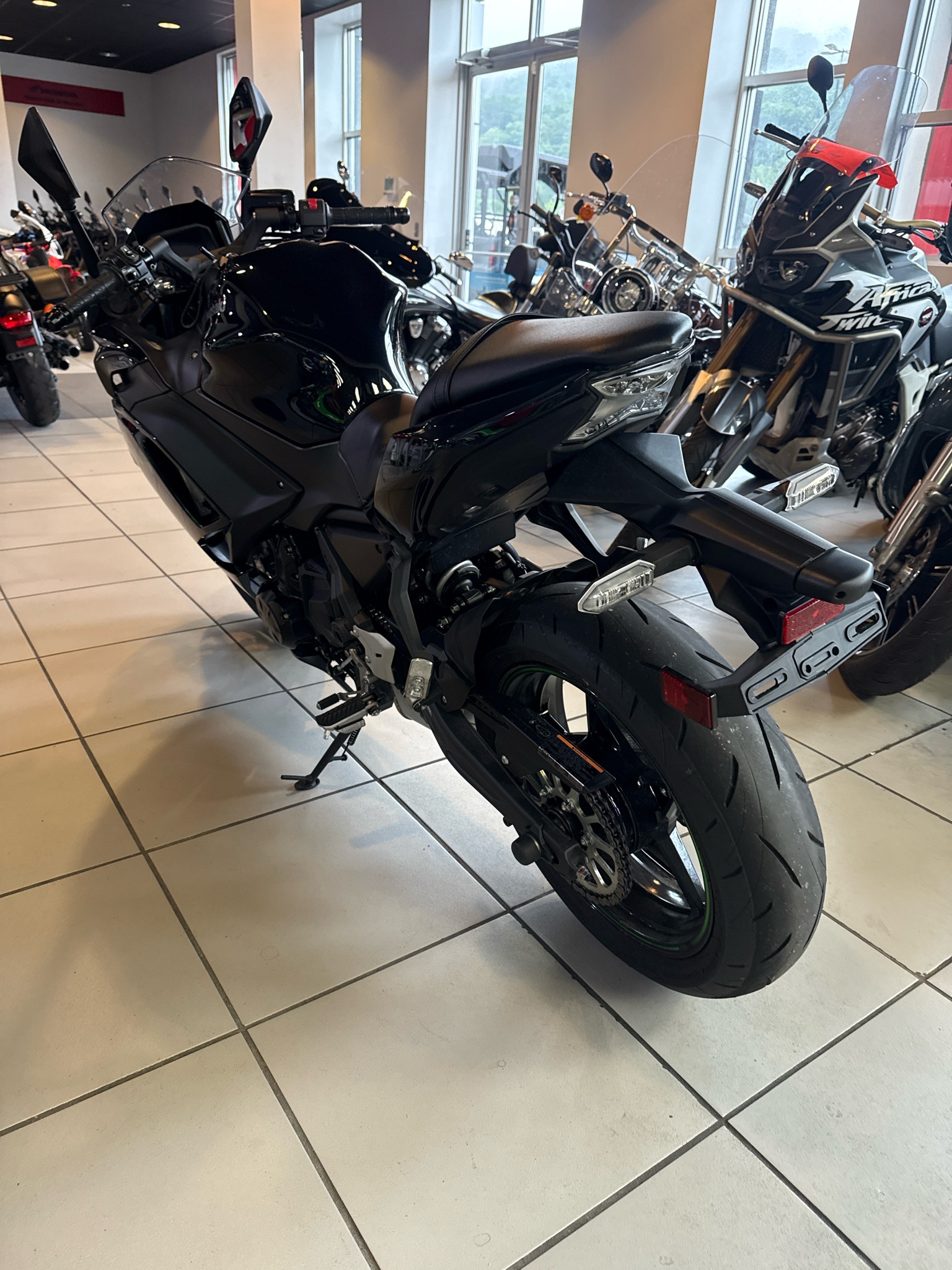 2025 Kawasaki Ninja® 650 4