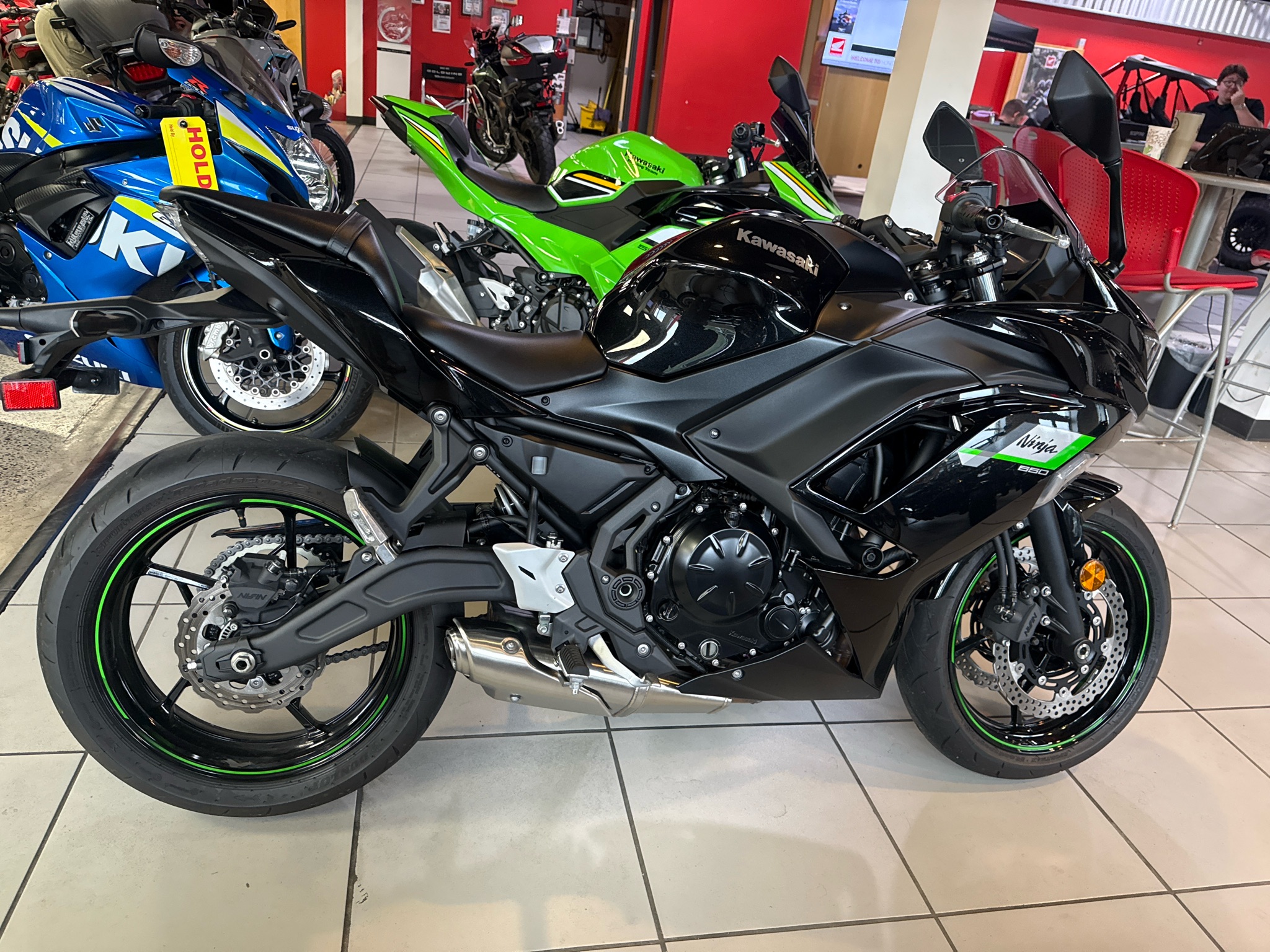 2025 Kawasaki Ninja® 650 7