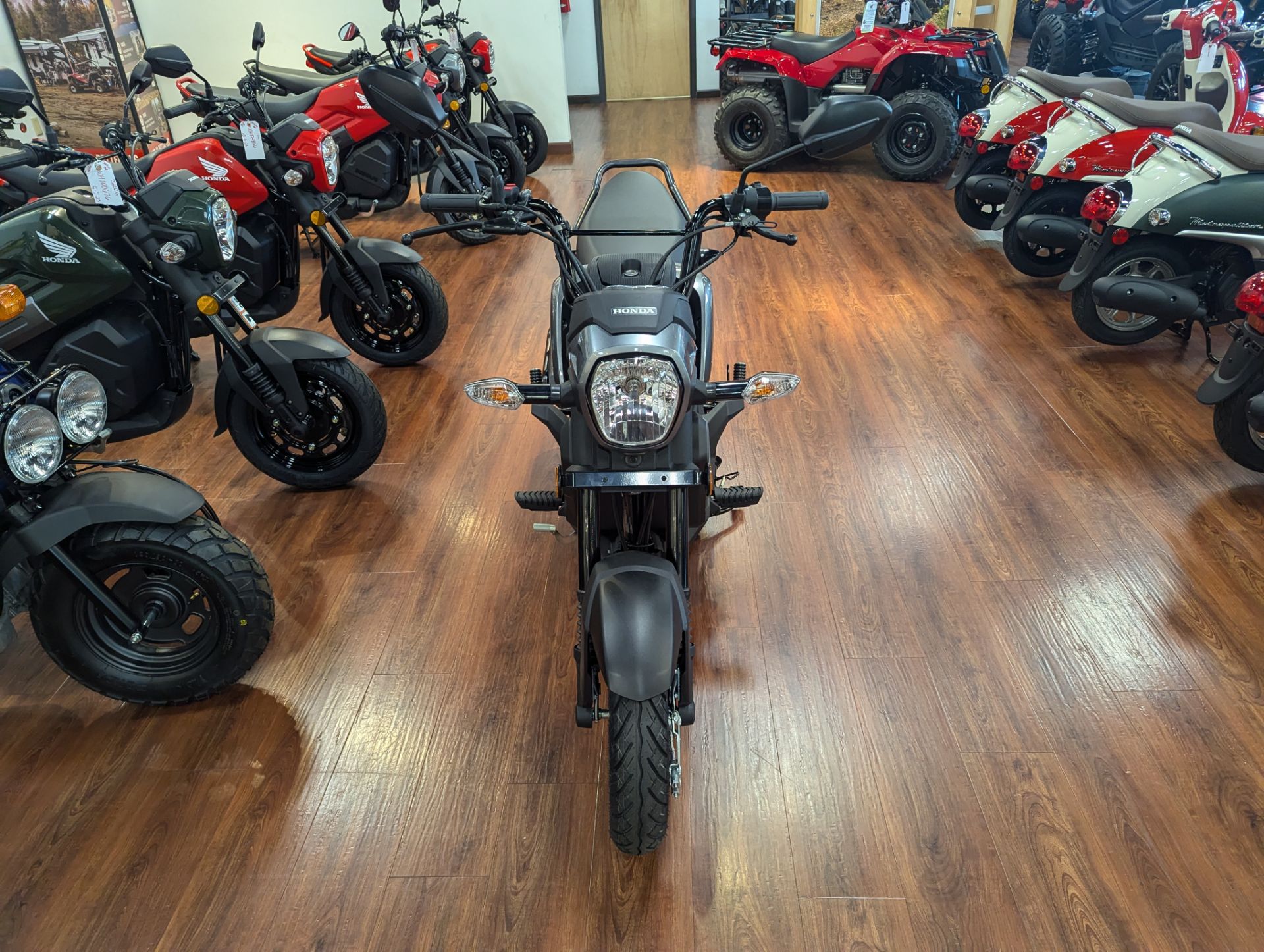 2025 Honda Navi 8