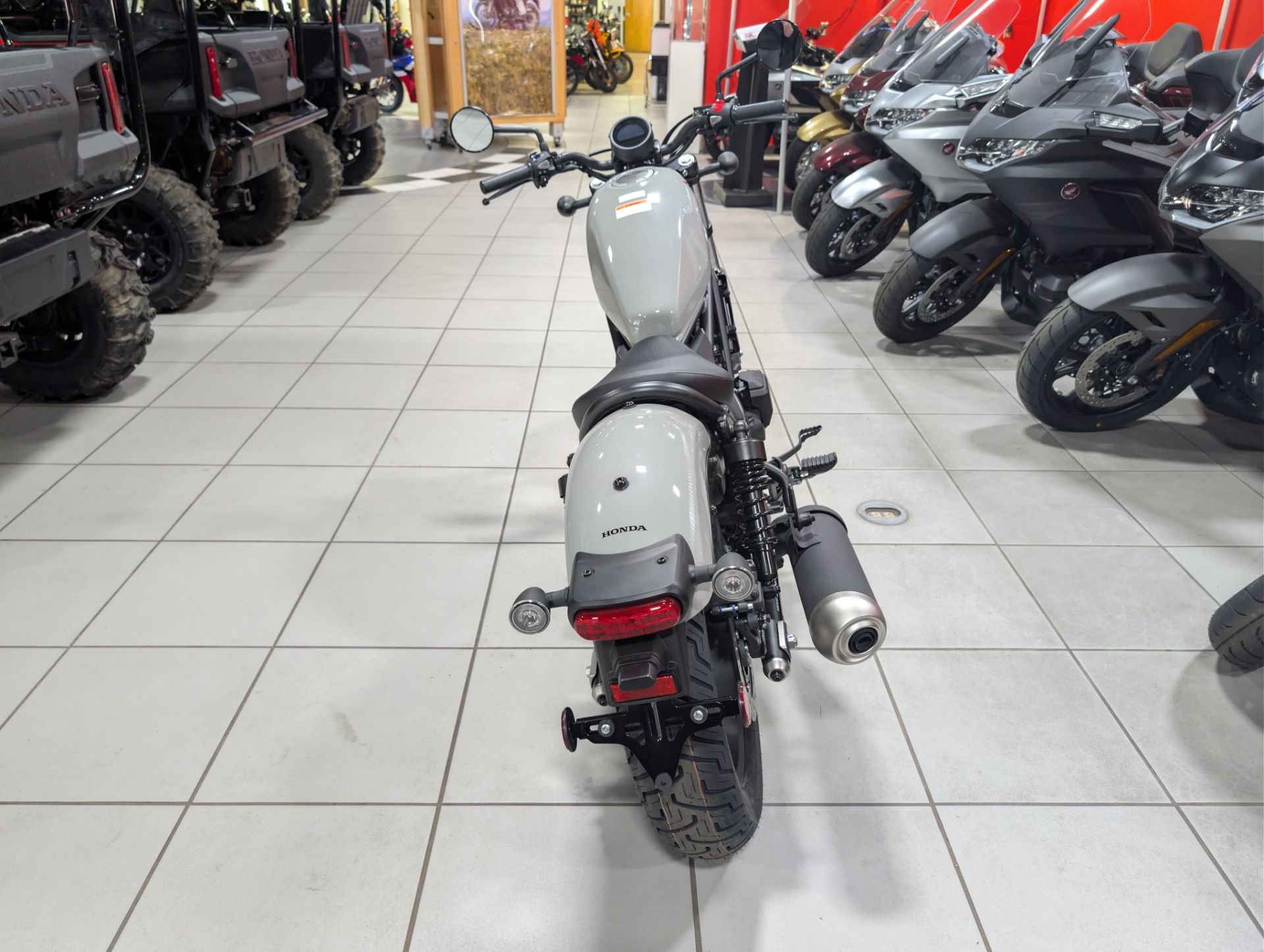 2026 Honda Rebel 300 E-Clutch 4