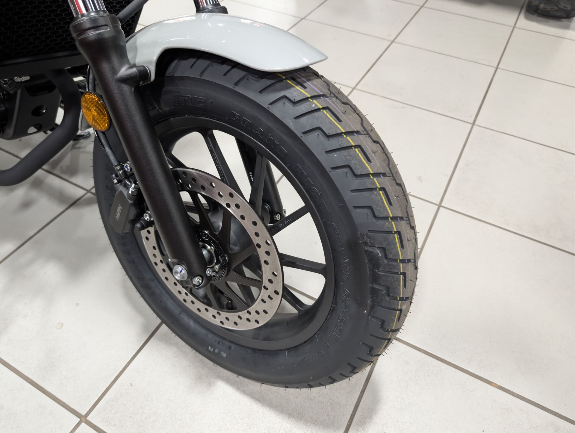 2026 Honda Rebel 300 E-Clutch 8