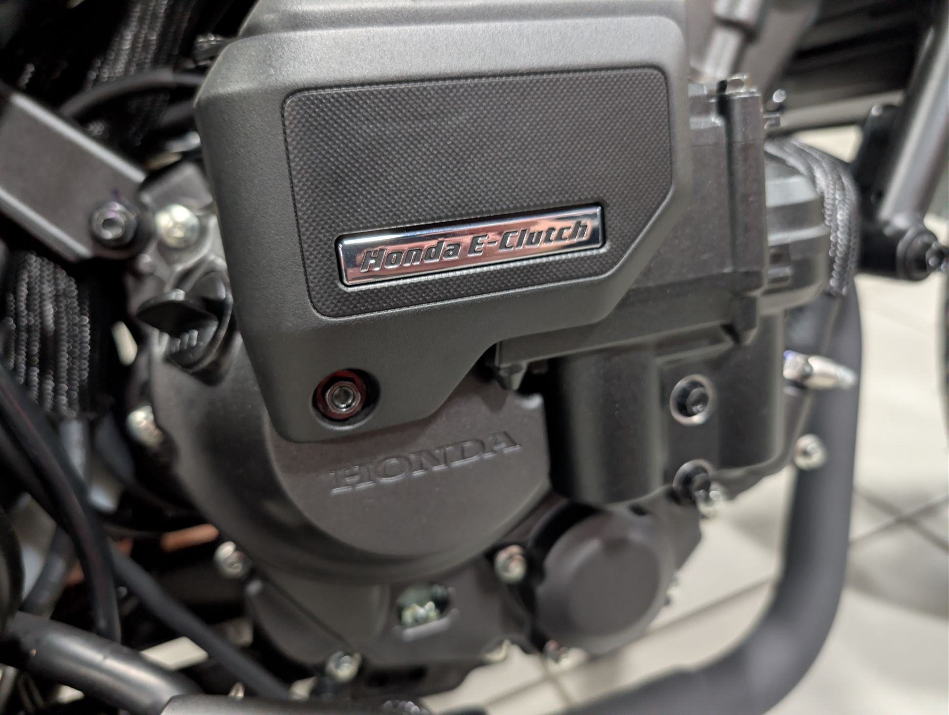 2026 Honda Rebel 300 E-Clutch 11