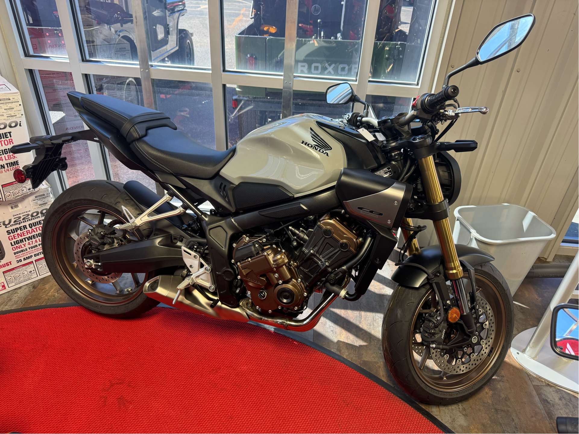 New 2024 Honda CB650R ABS | Motorcycles in Purvis MS | Pearl Smoky