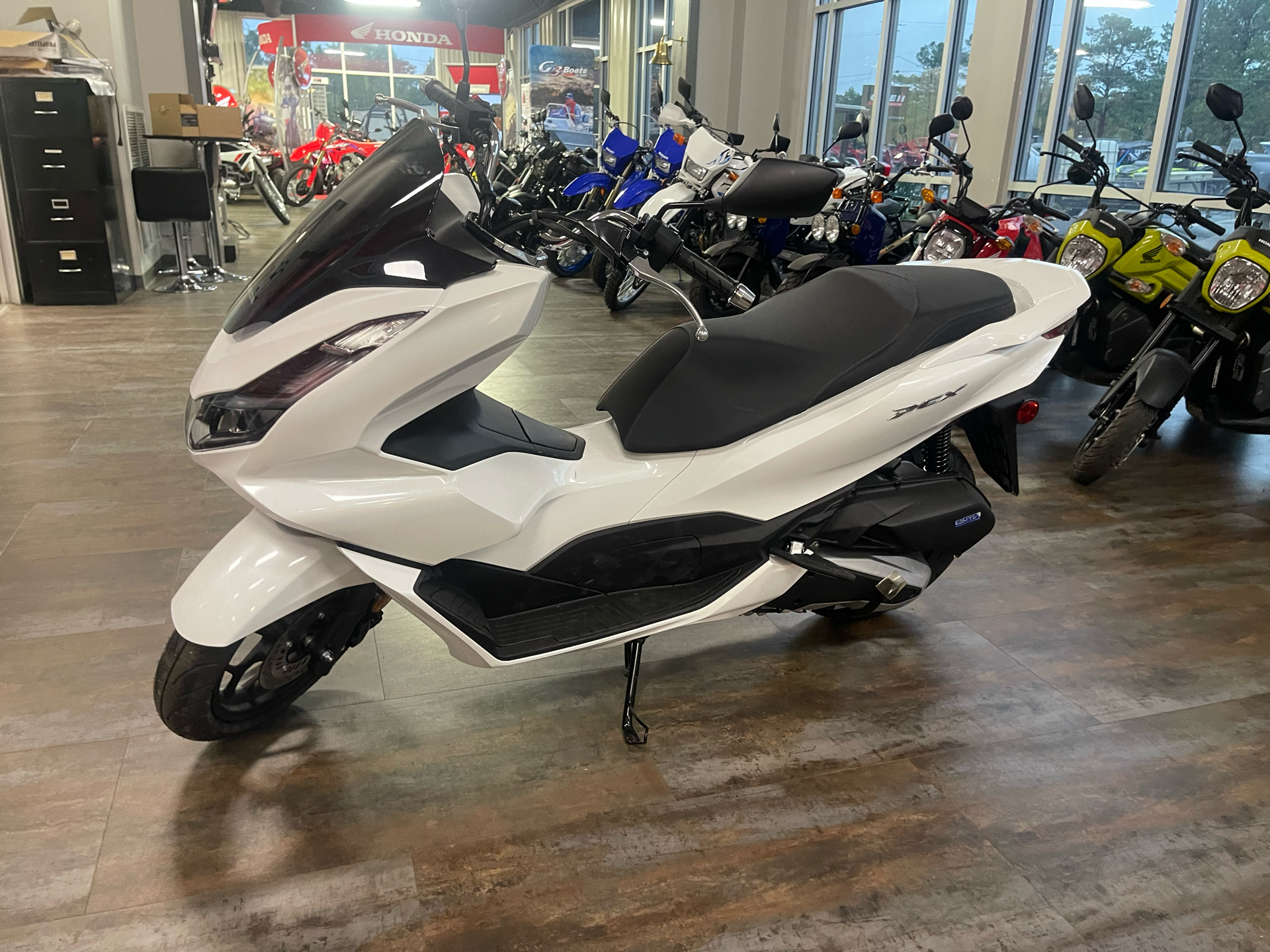 Honda Showroom Honda Pcx Dealer Near Me Honda Pcx 125 Autotrader