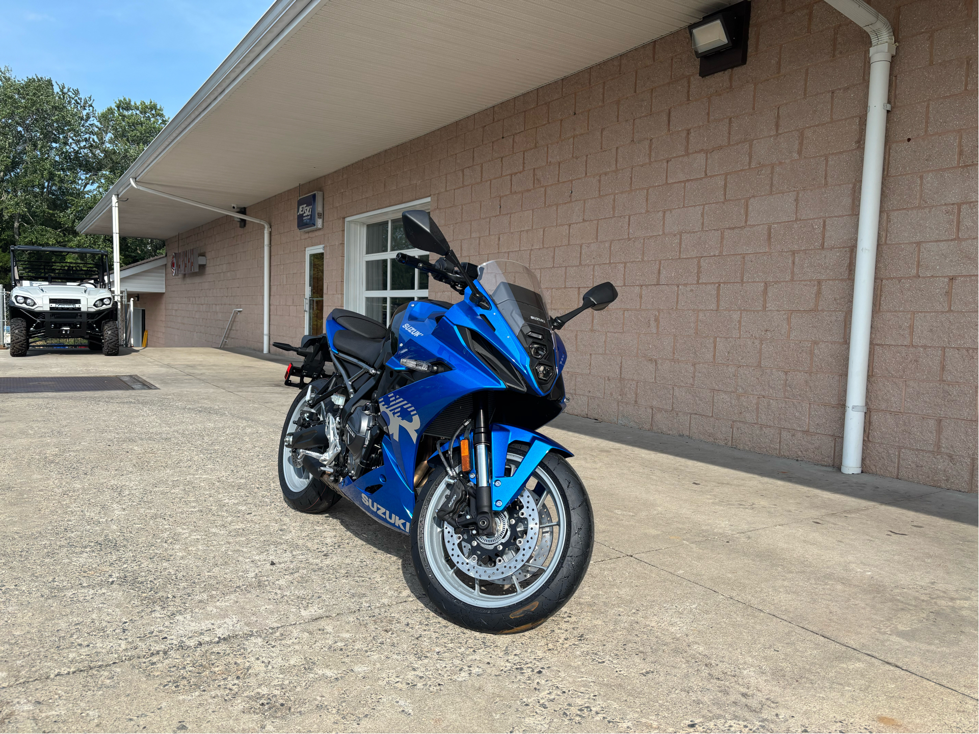New 2025 Suzuki GSX-8R Metallic Triton Blue | Motorcycles in