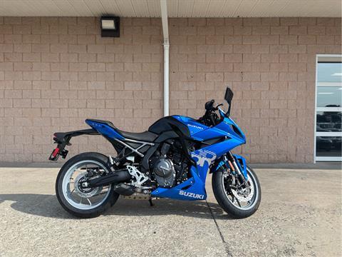 ススギ The demise of Suzuki's 645 cc V-twin seemed all but official