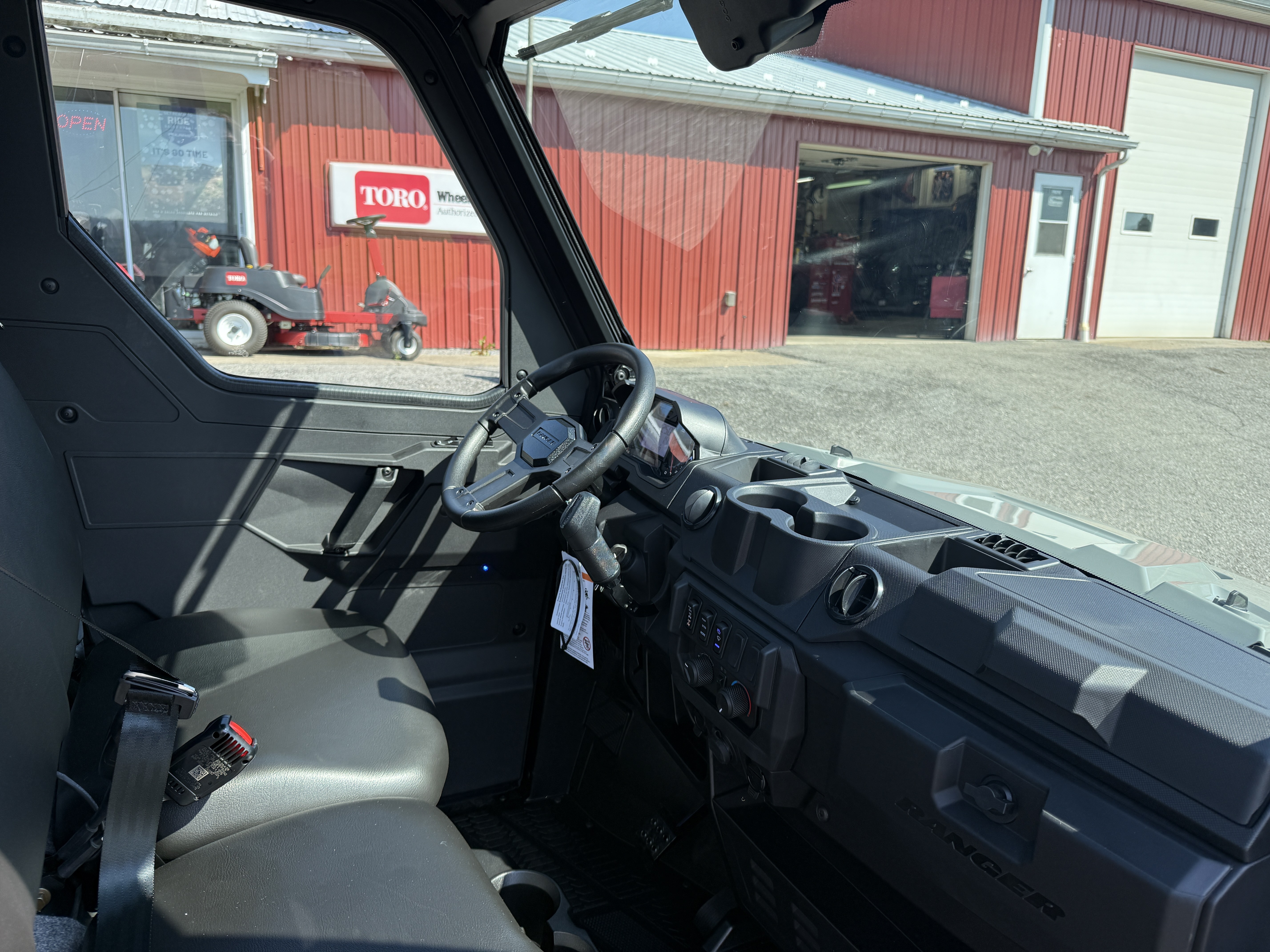 2027 Polaris Ranger XP 1000 Cab 4