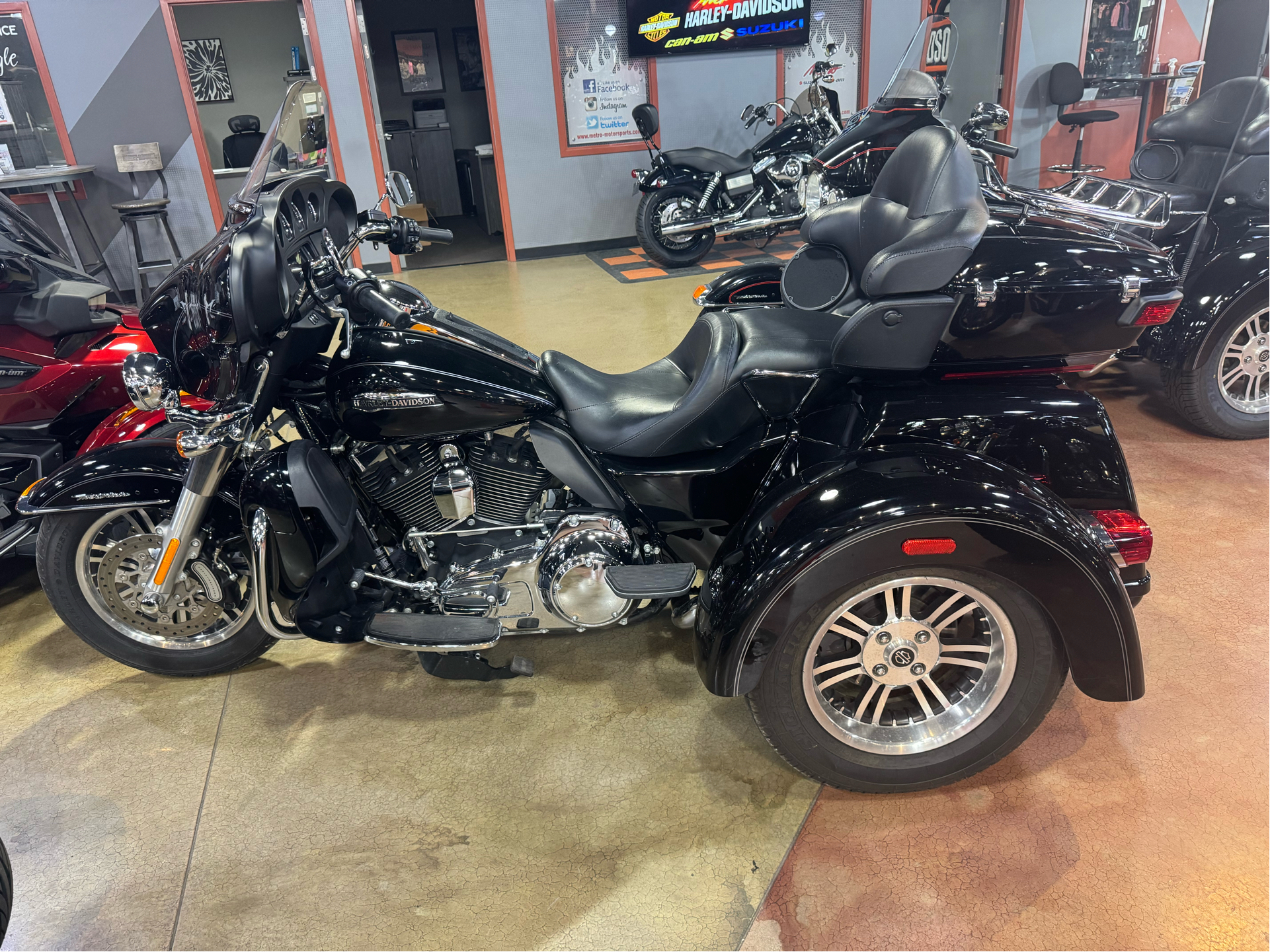 Used 2014 Harley-Davidson Tri Glide® Ultra Vivid Black Trikes in