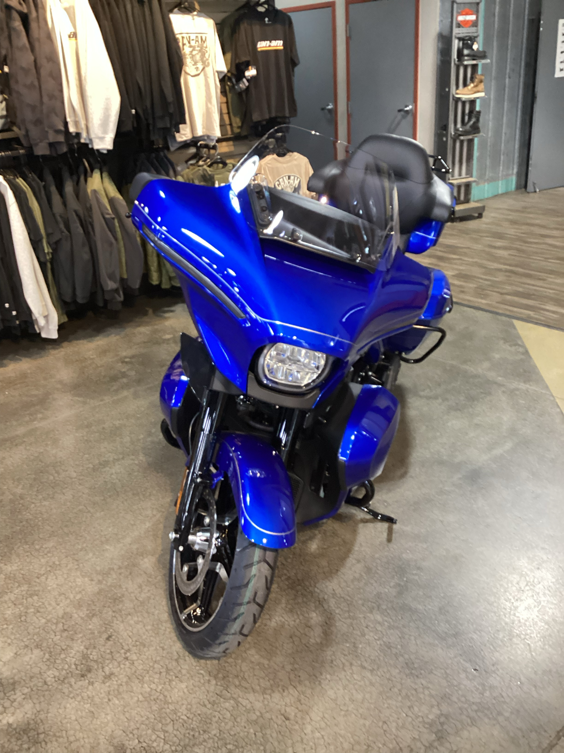 New 2025 Harley-Davidson Street Glide® Ultra Blue Burst (Black