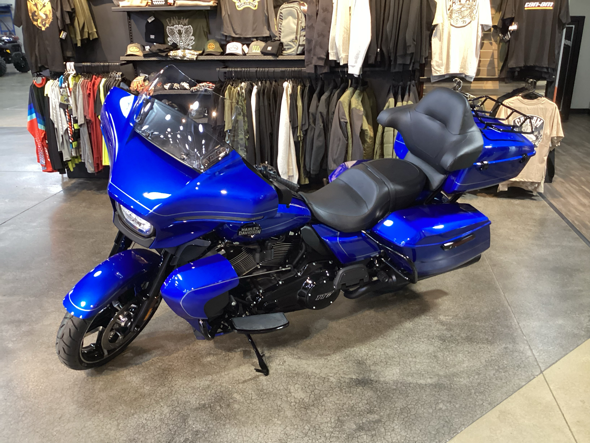 New 2025 Harley-Davidson Street Glide® Ultra Blue Burst (Black