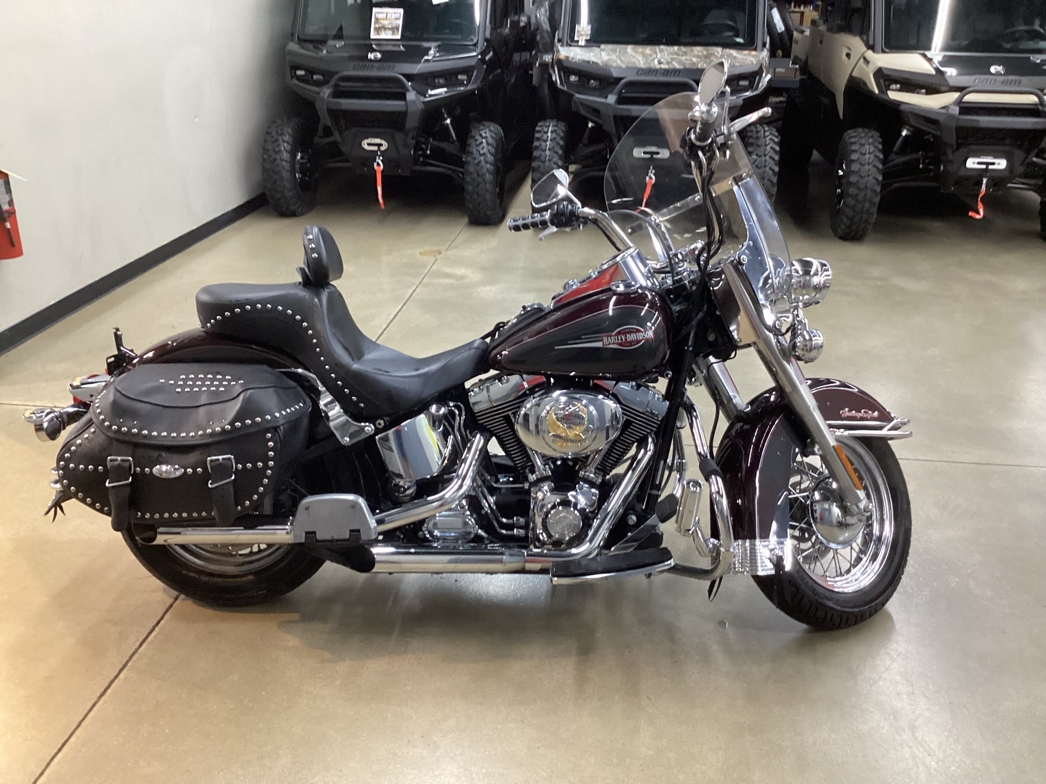 2005 Harley-Davidson FLSTC/FLSTCI Heritage Softail® Classic 1