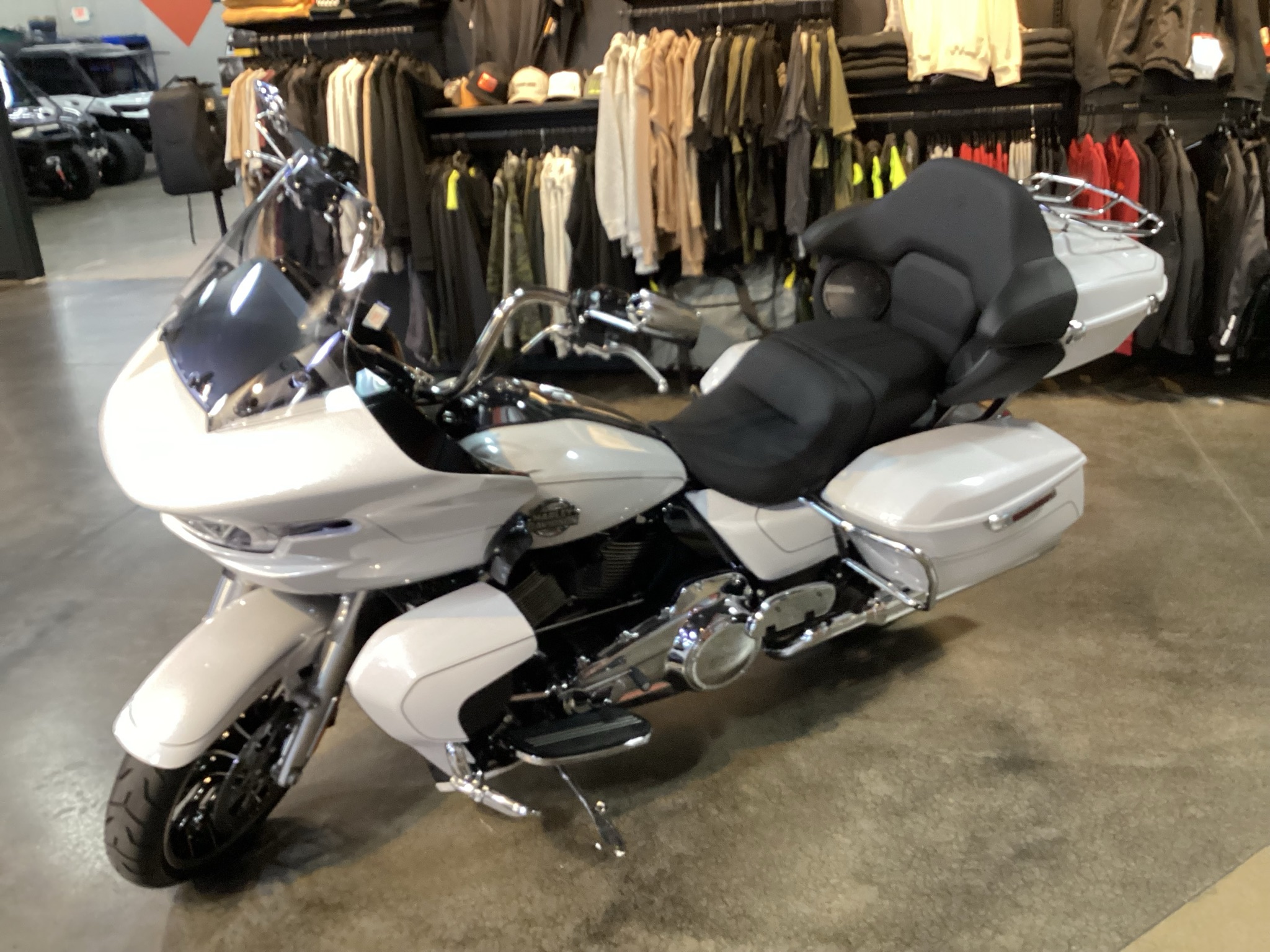 2026 Harley-Davidson Road Glide® Limited 3