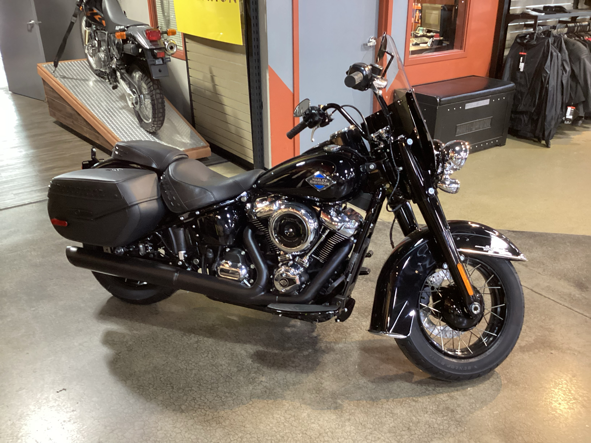 New 2025 Harley-Davidson Heritage Classic Vivid Black with Spoke