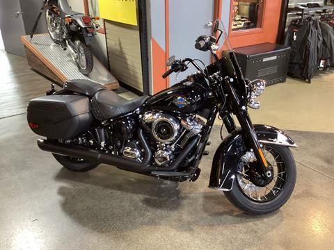New 2025 Harley-Davidson Heritage Classic Vivid Black with Spoke