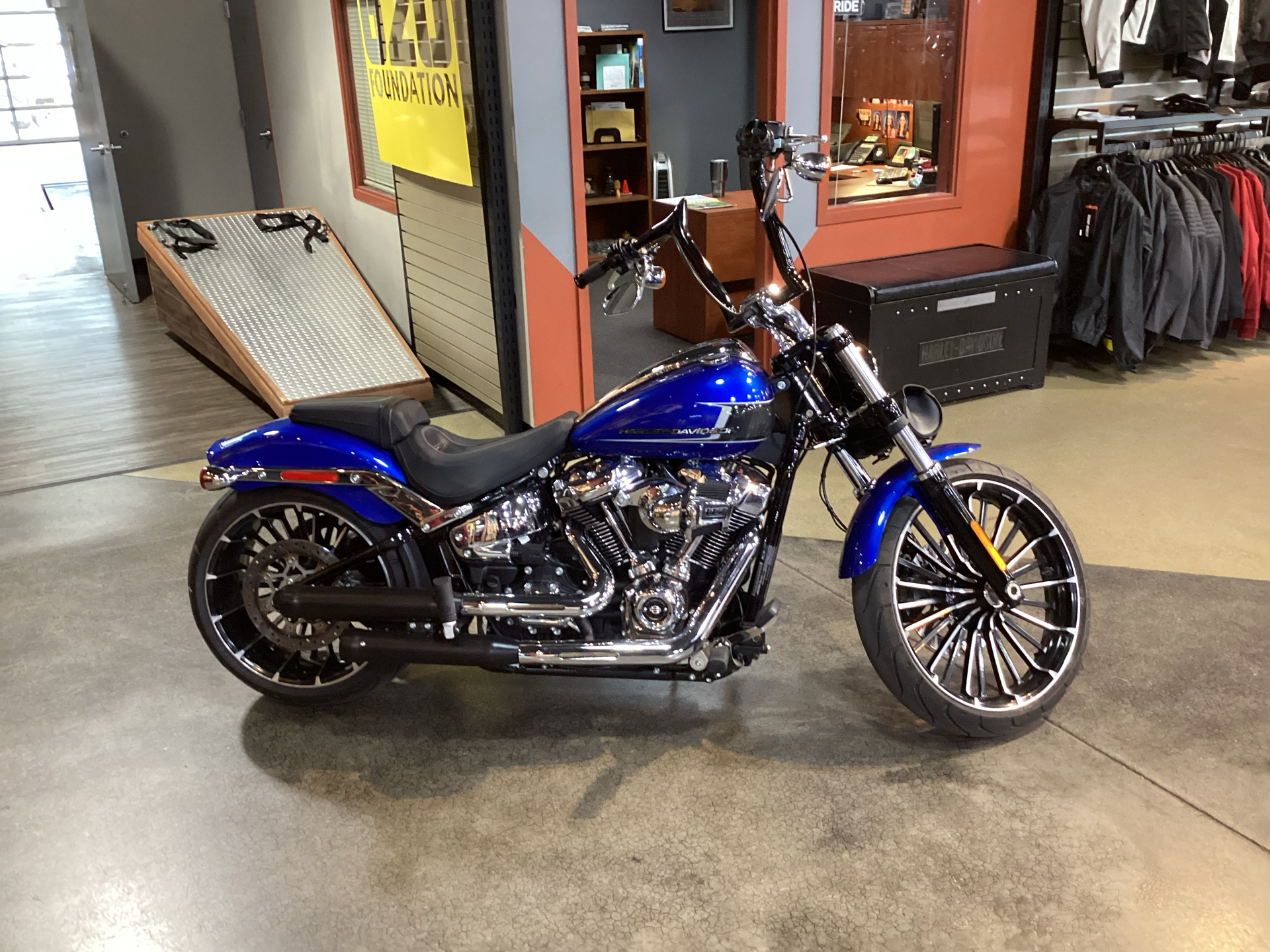 Used 2024 Harley-Davidson Breakout®, Cedar Rapids IA Specs