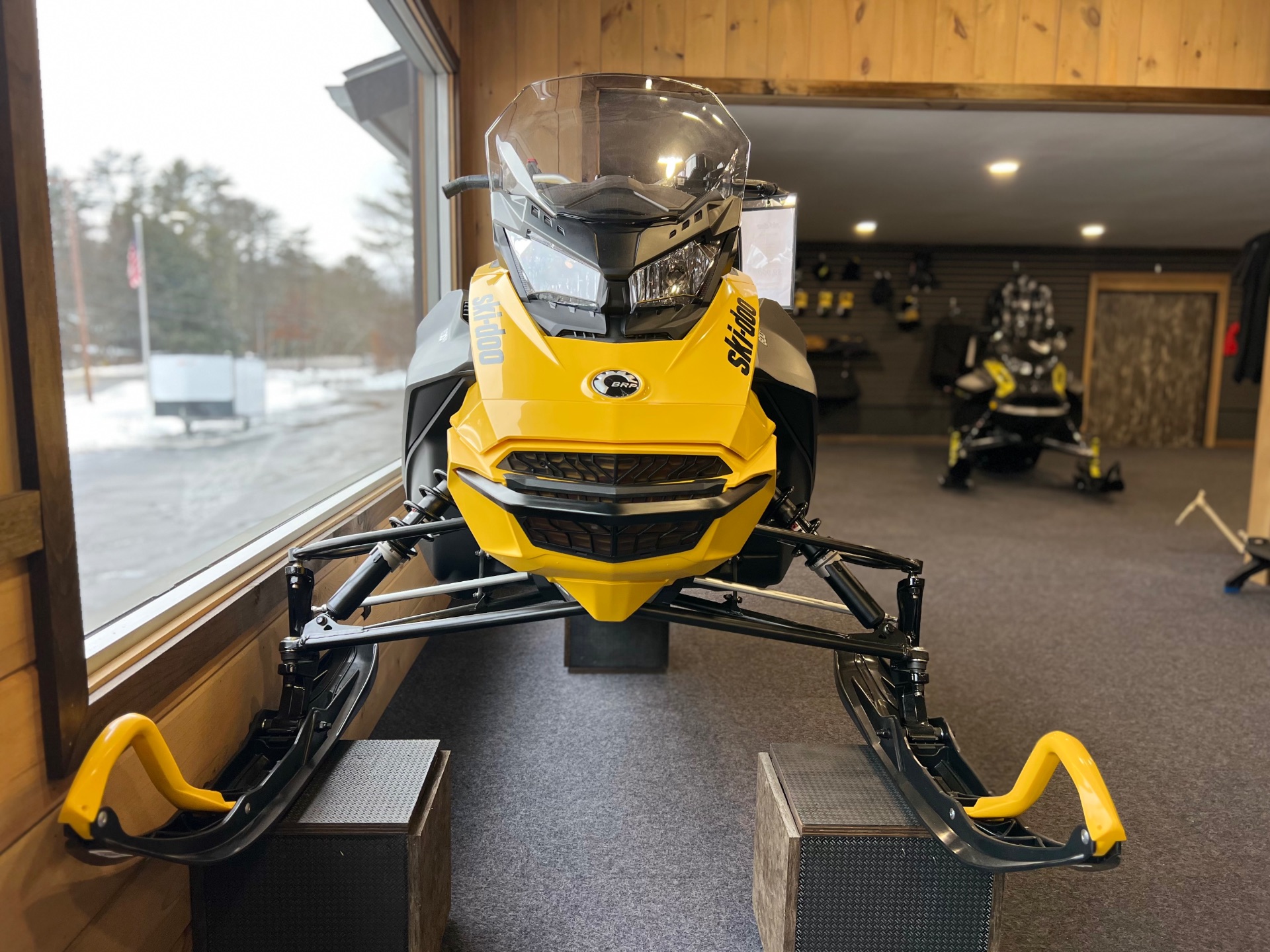 New 2025 Ski-Doo MXZ Sport 129 600 EFI ES RipSaw 1.25