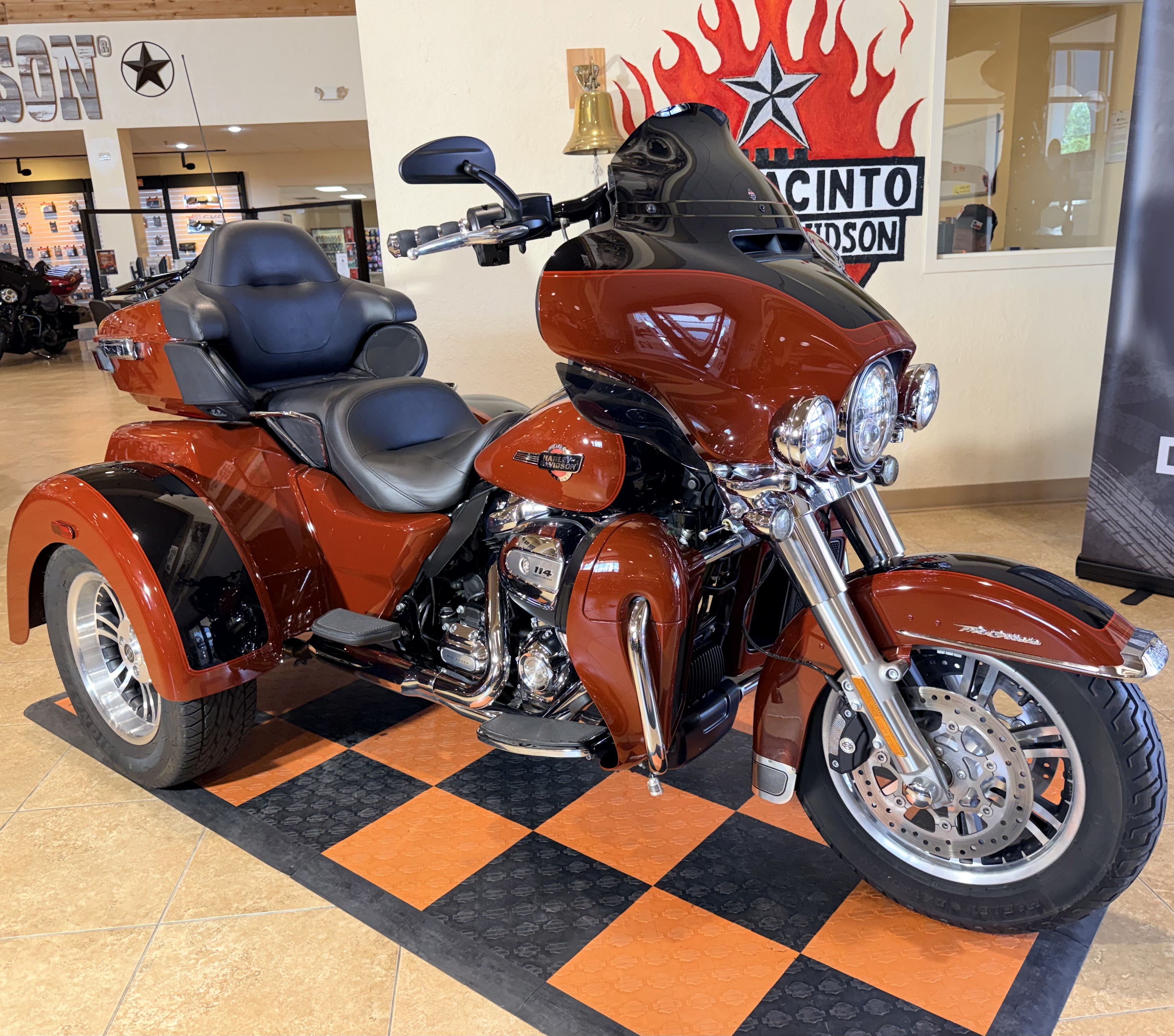 2024 Harley-Davidson Tri Glide® Ultra in Pasadena, Texas - Photo 2
