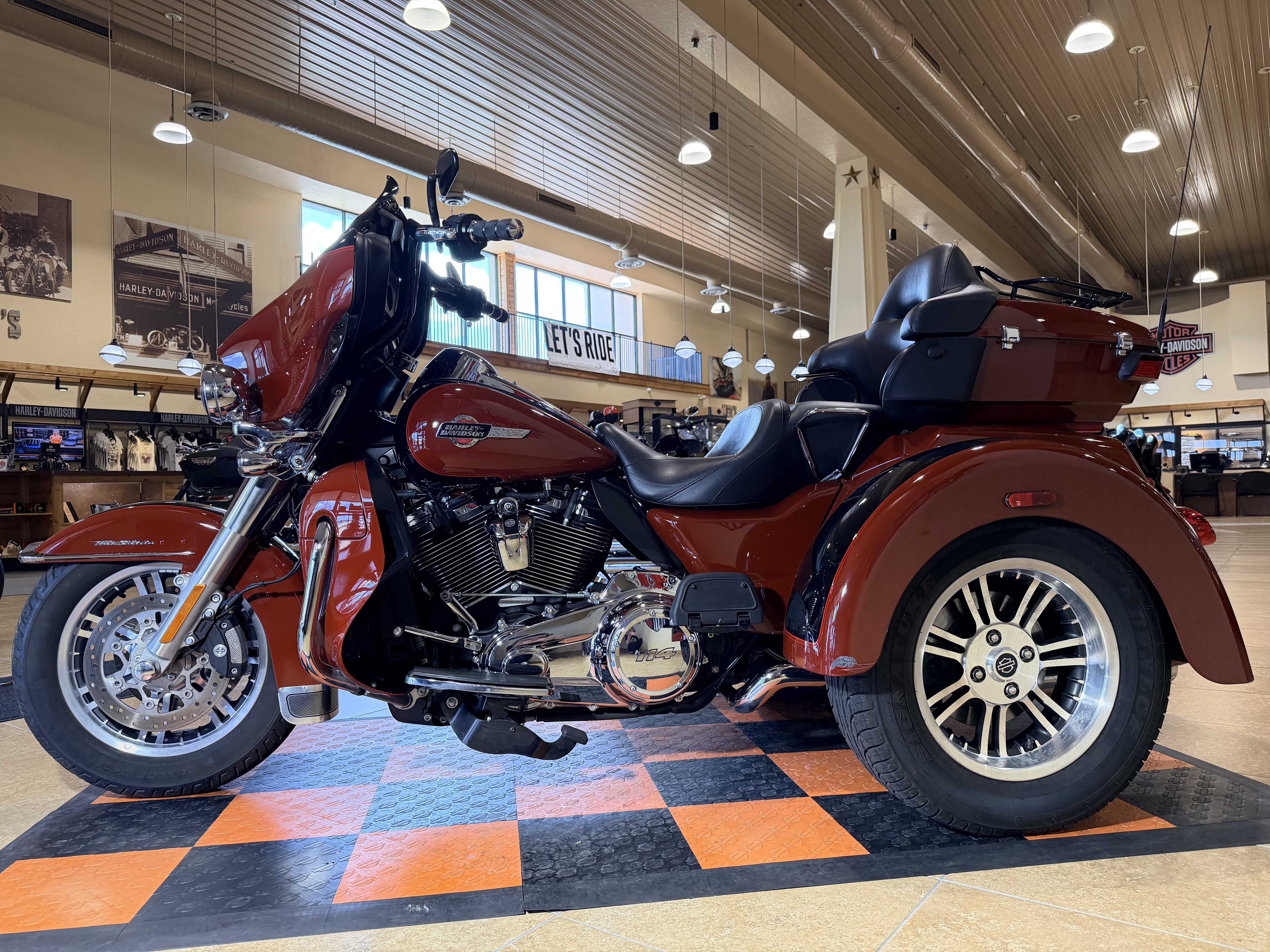 2024 Harley-Davidson Tri Glide® Ultra in Pasadena, Texas - Photo 4