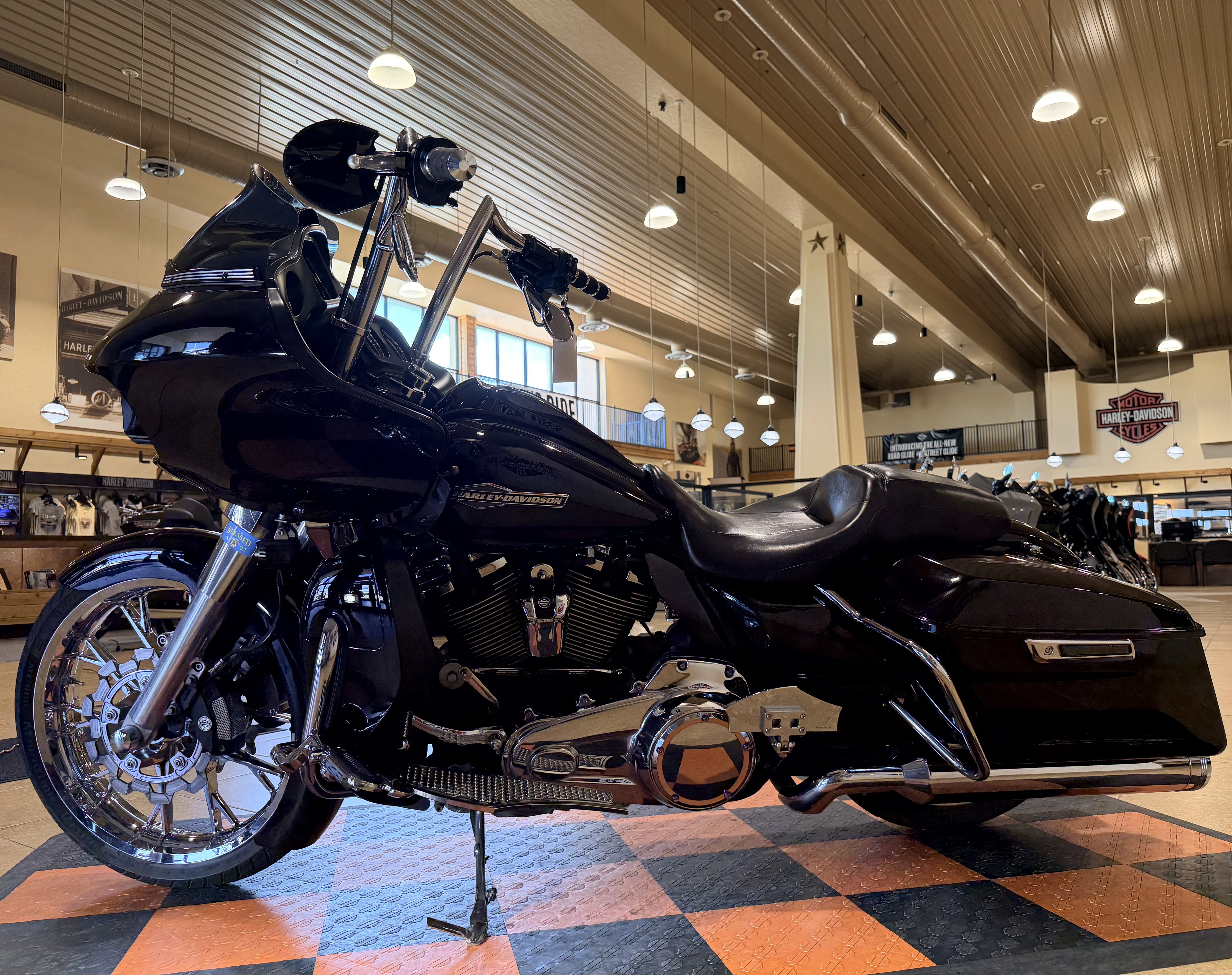 2021 Harley-Davidson Road Glide® in Pasadena, Texas - Photo 4