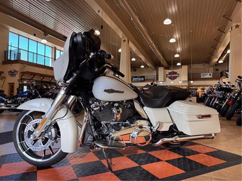 2022 Harley-Davidson Street Glide® in Pasadena, Texas - Photo 3