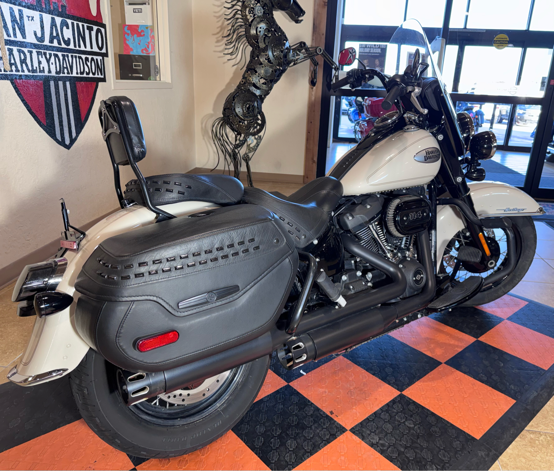 2022 Harley-Davidson Heritage Classic 114 in Pasadena, Texas - Photo 2