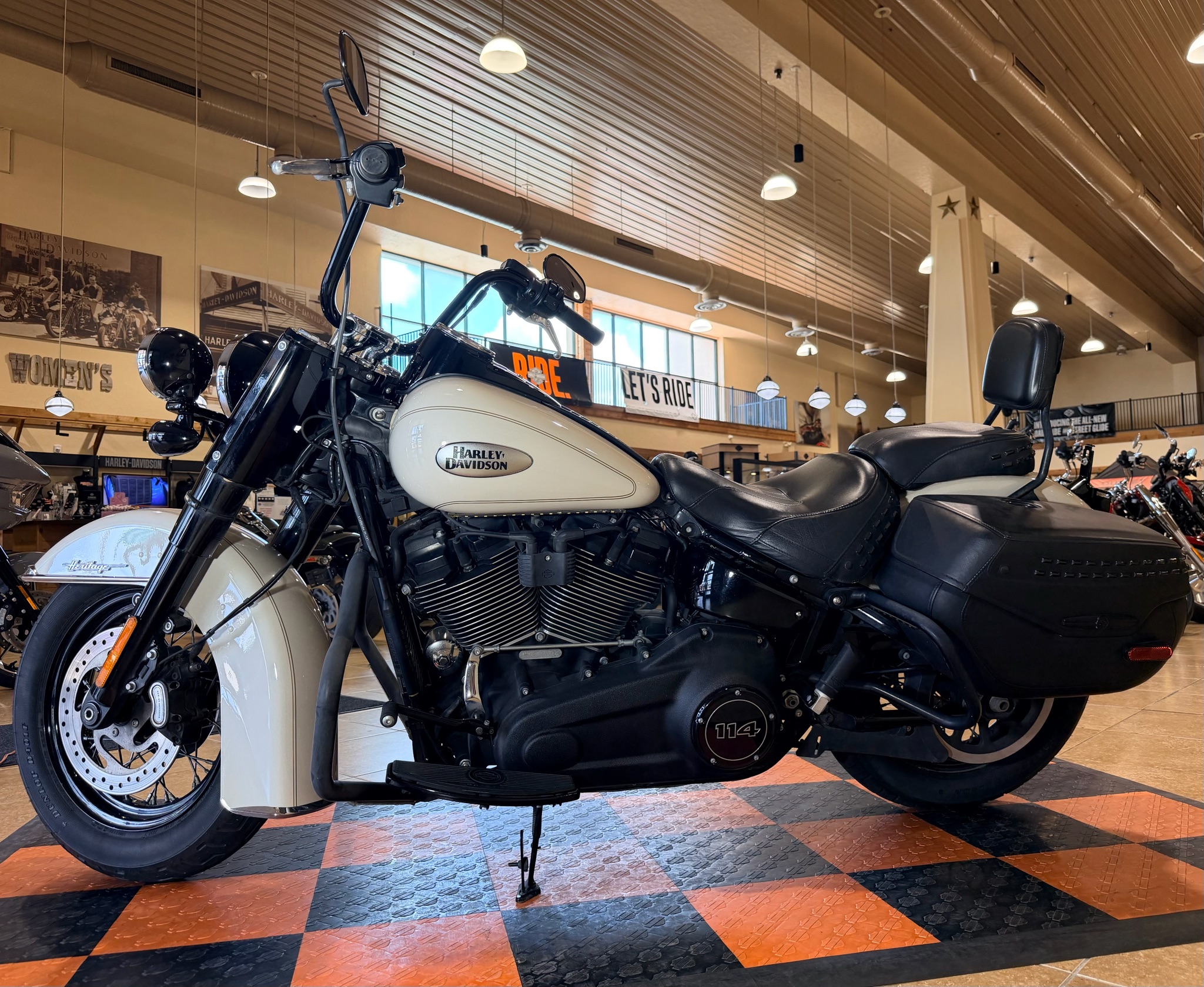 2022 Harley-Davidson Heritage Classic 114 4