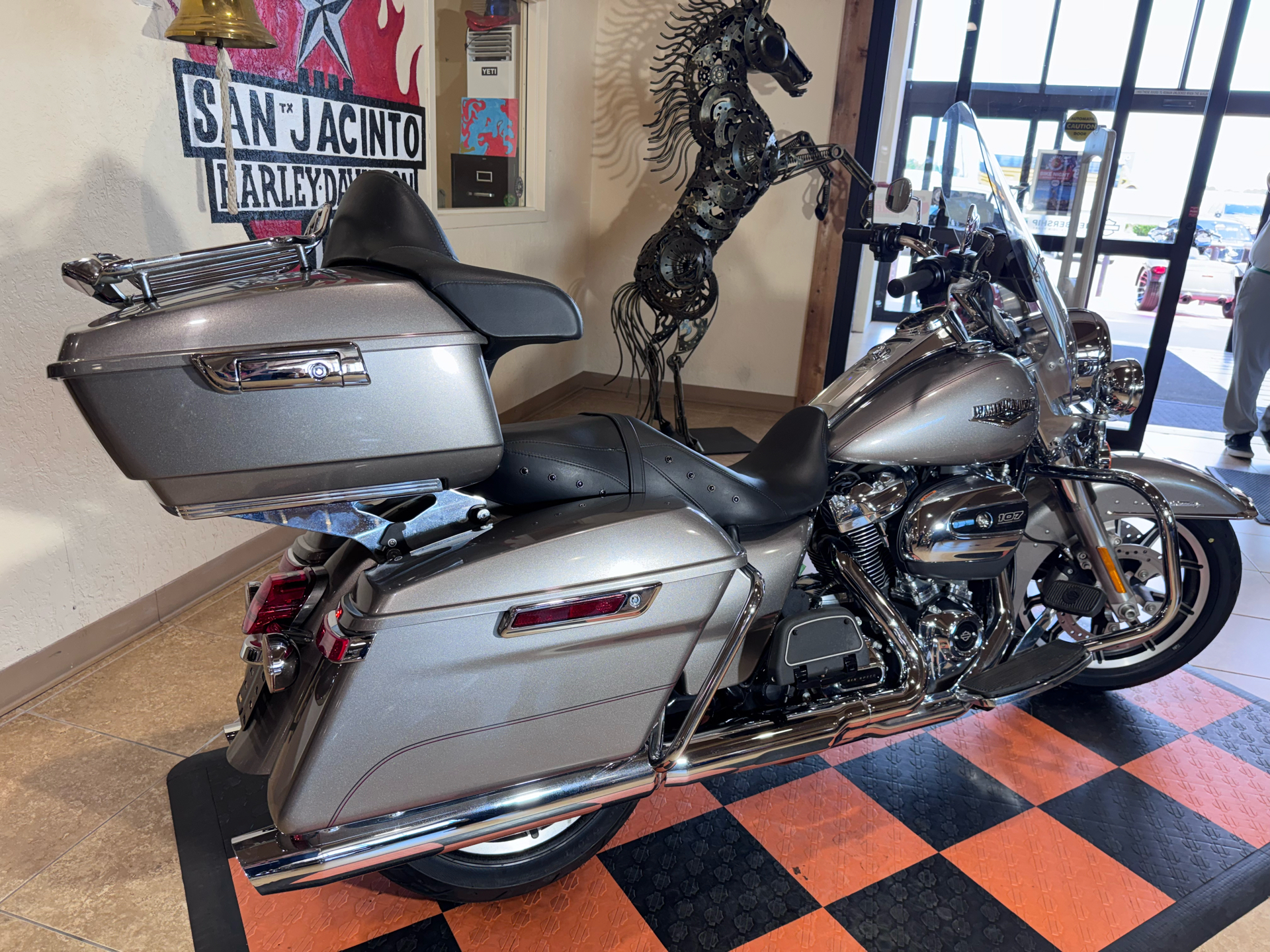 2017 Harley-Davidson Road King® in Pasadena, Texas - Photo 2