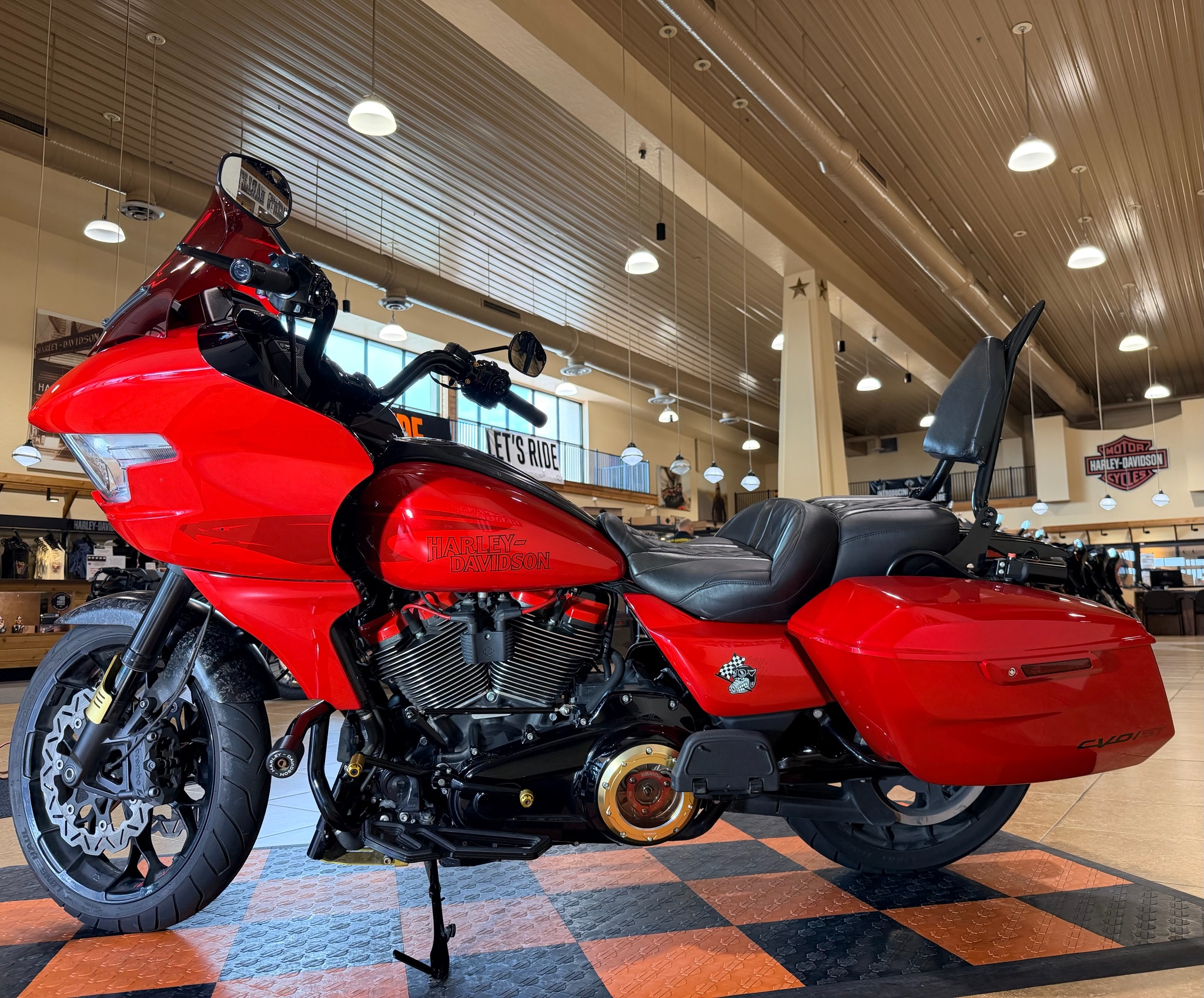 2025 Harley-Davidson CVO™ Road Glide® ST in Pasadena, Texas - Photo 4