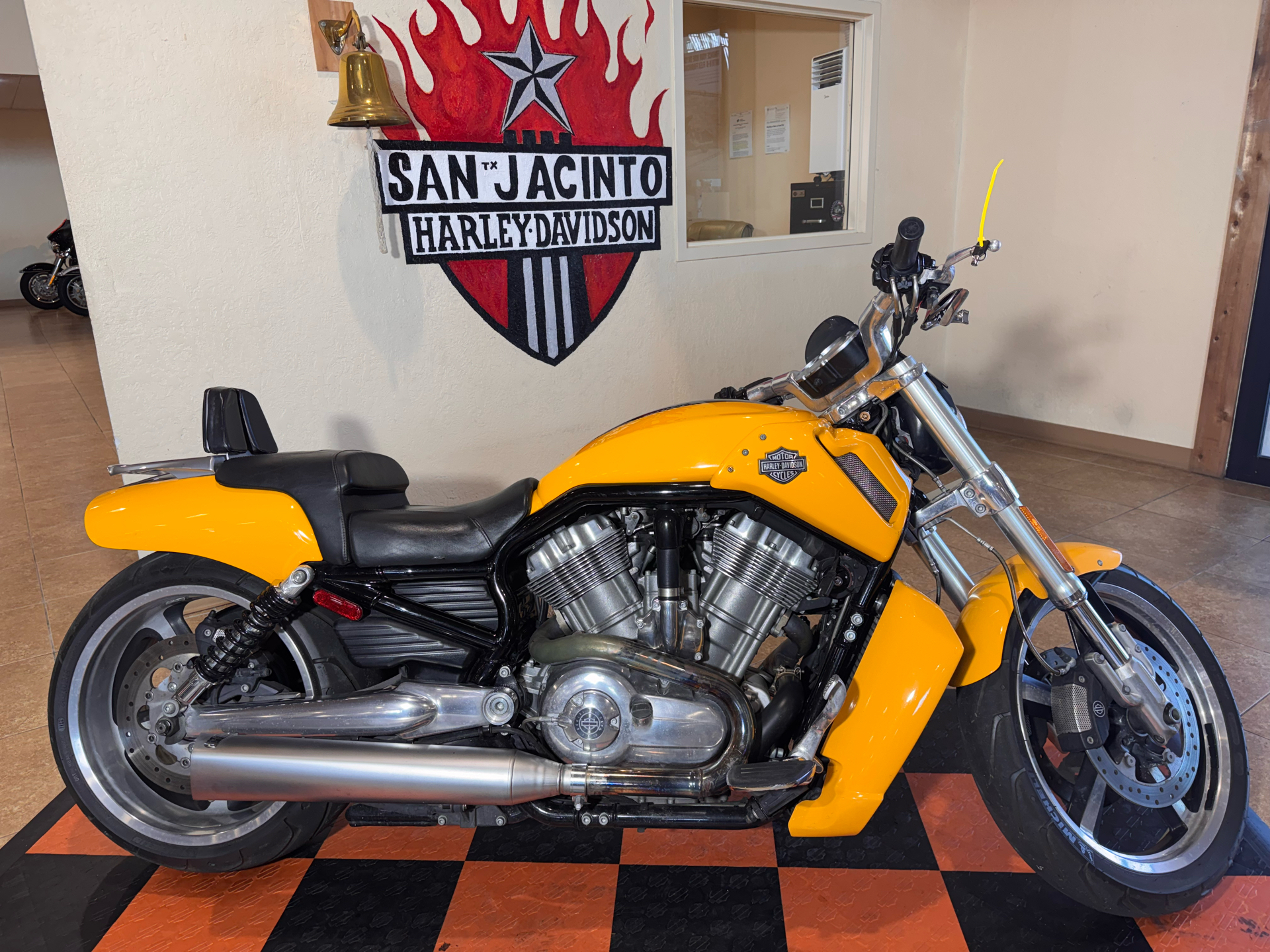 2011 Harley-Davidson V-Rod Muscle® in Pasadena, Texas - Photo 1