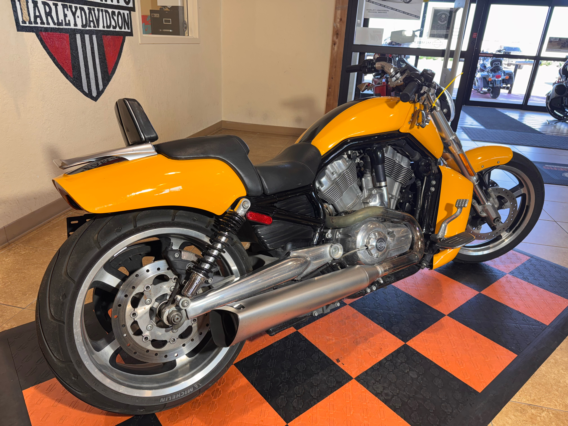 2011 Harley-Davidson V-Rod Muscle® in Pasadena, Texas - Photo 2