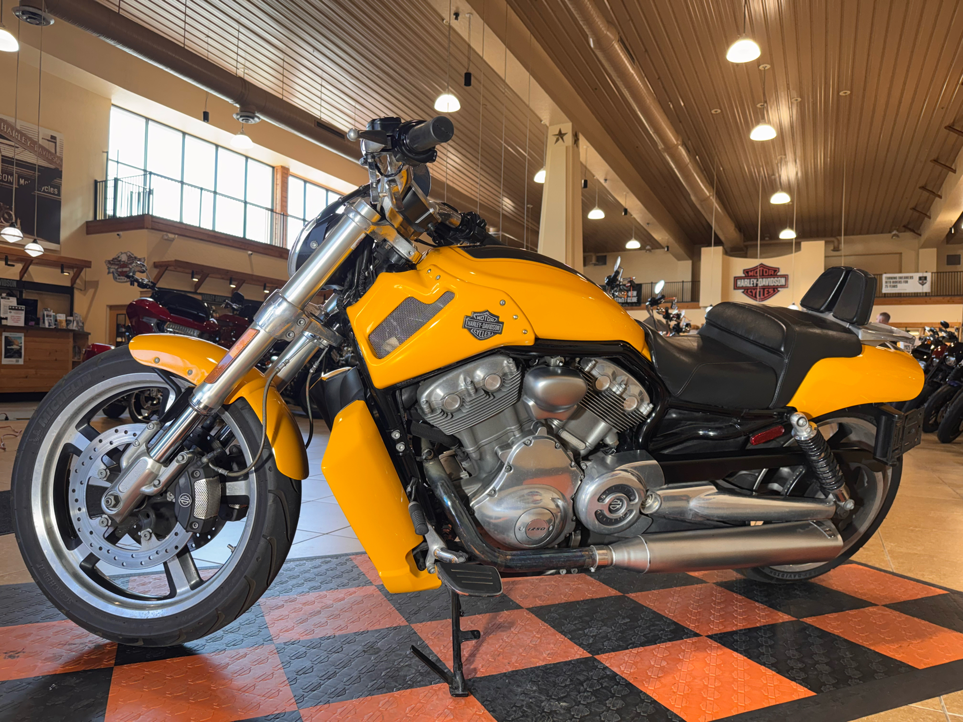 2011 Harley-Davidson V-Rod Muscle® in Pasadena, Texas - Photo 4