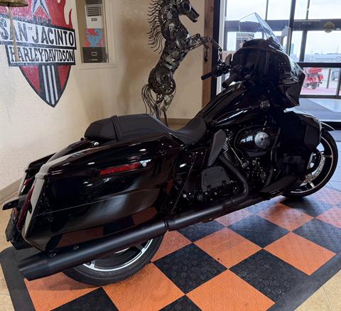 2025 Harley-Davidson Street Glide® Ultra in Pasadena, Texas - Photo 2