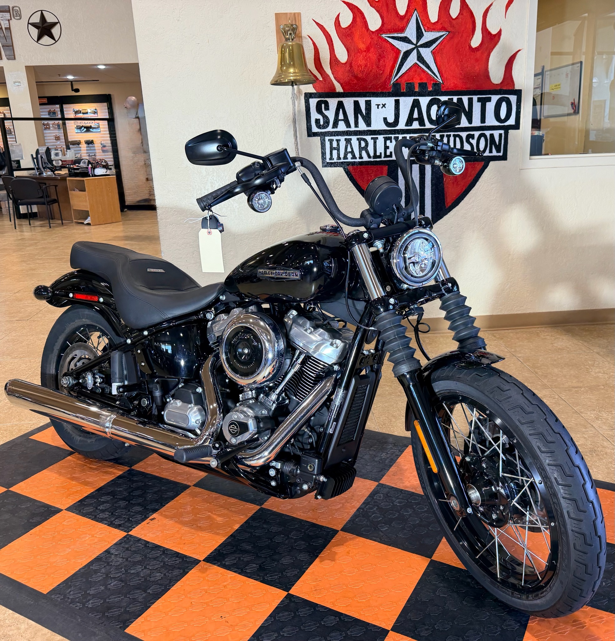 2025 Harley-Davidson Street Bob® 2