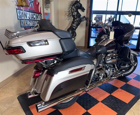 2018 Harley-Davidson Road Glide® Ultra in Pasadena, Texas - Photo 2