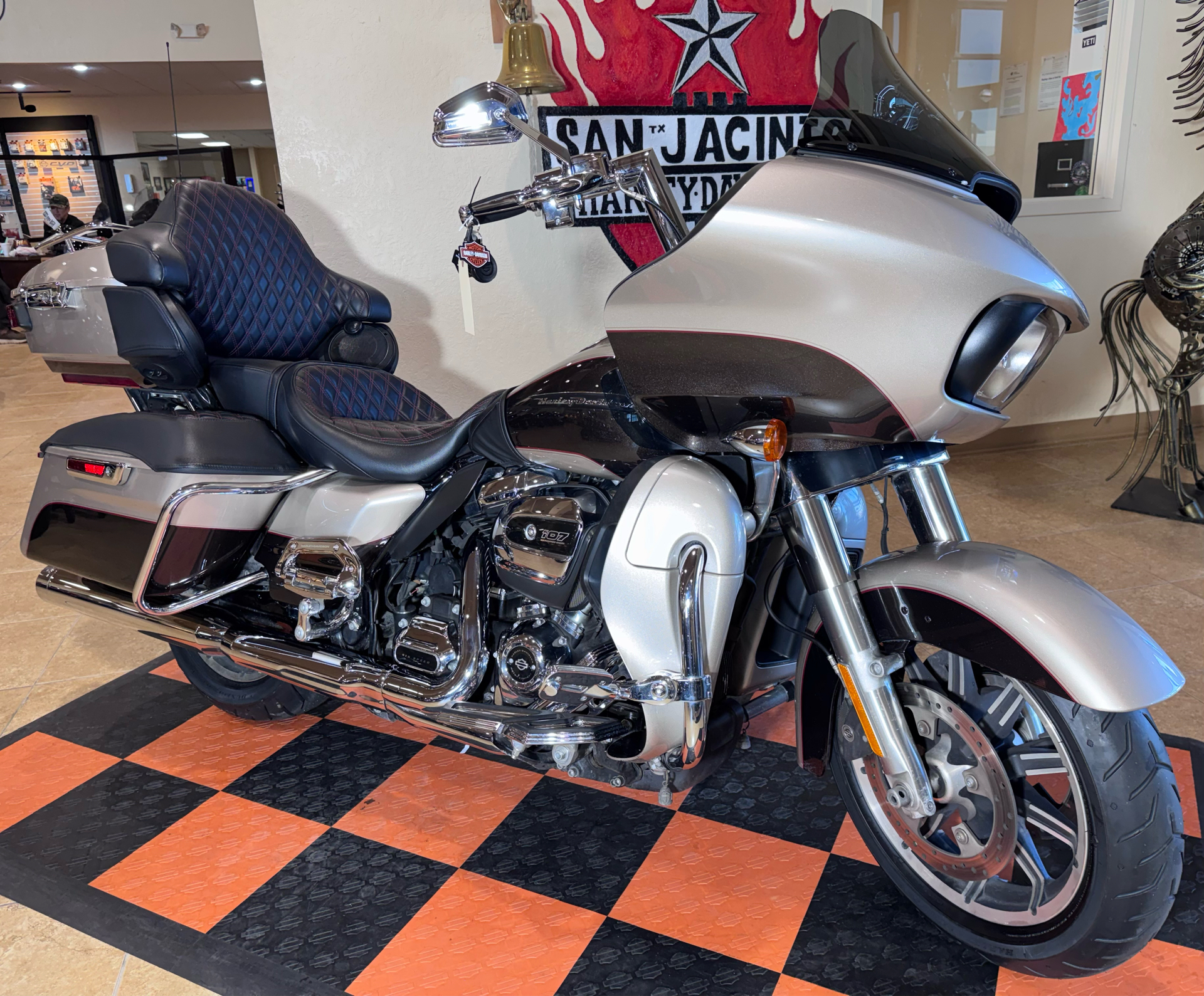 2018 Harley-Davidson Road Glide® Ultra in Pasadena, Texas - Photo 3