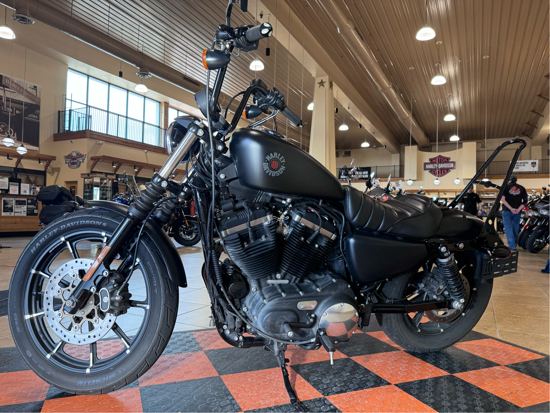2020 Harley-Davidson Iron 883™ in Pasadena, Texas - Photo 4