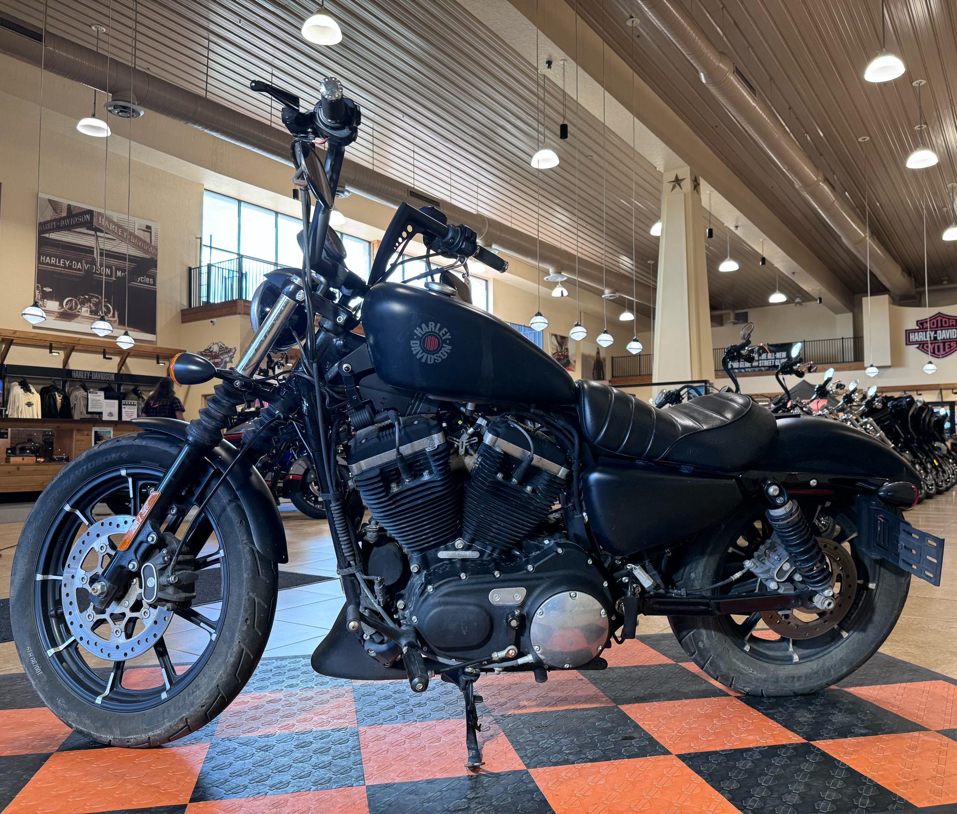 2020 Harley-Davidson Iron 883™ in Pasadena, Texas - Photo 4