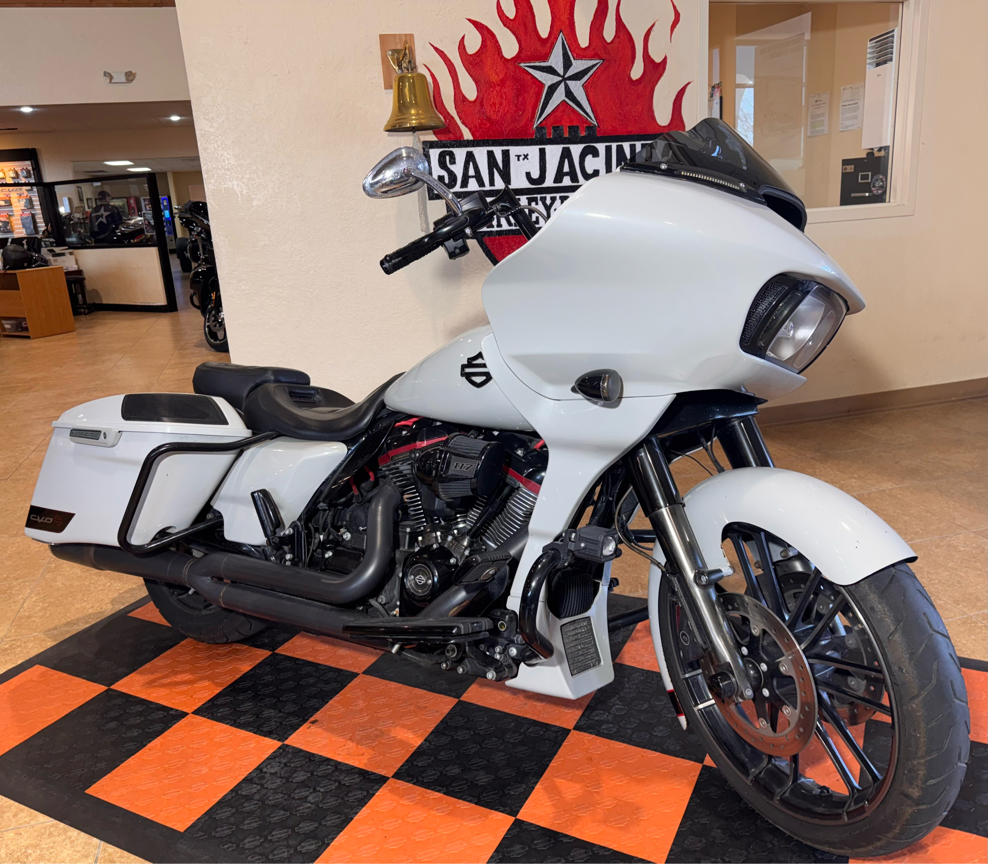 2020 Harley-Davidson CVO™ Road Glide® in Pasadena, Texas - Photo 3